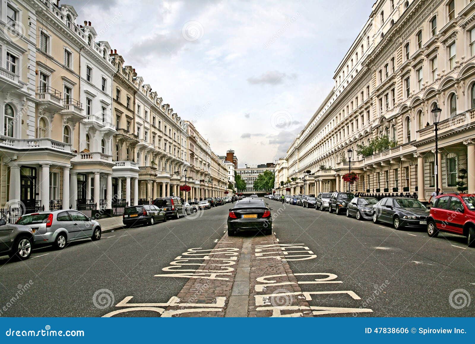 London Straße stockfoto. Bild von kensington, geparkt 47838606