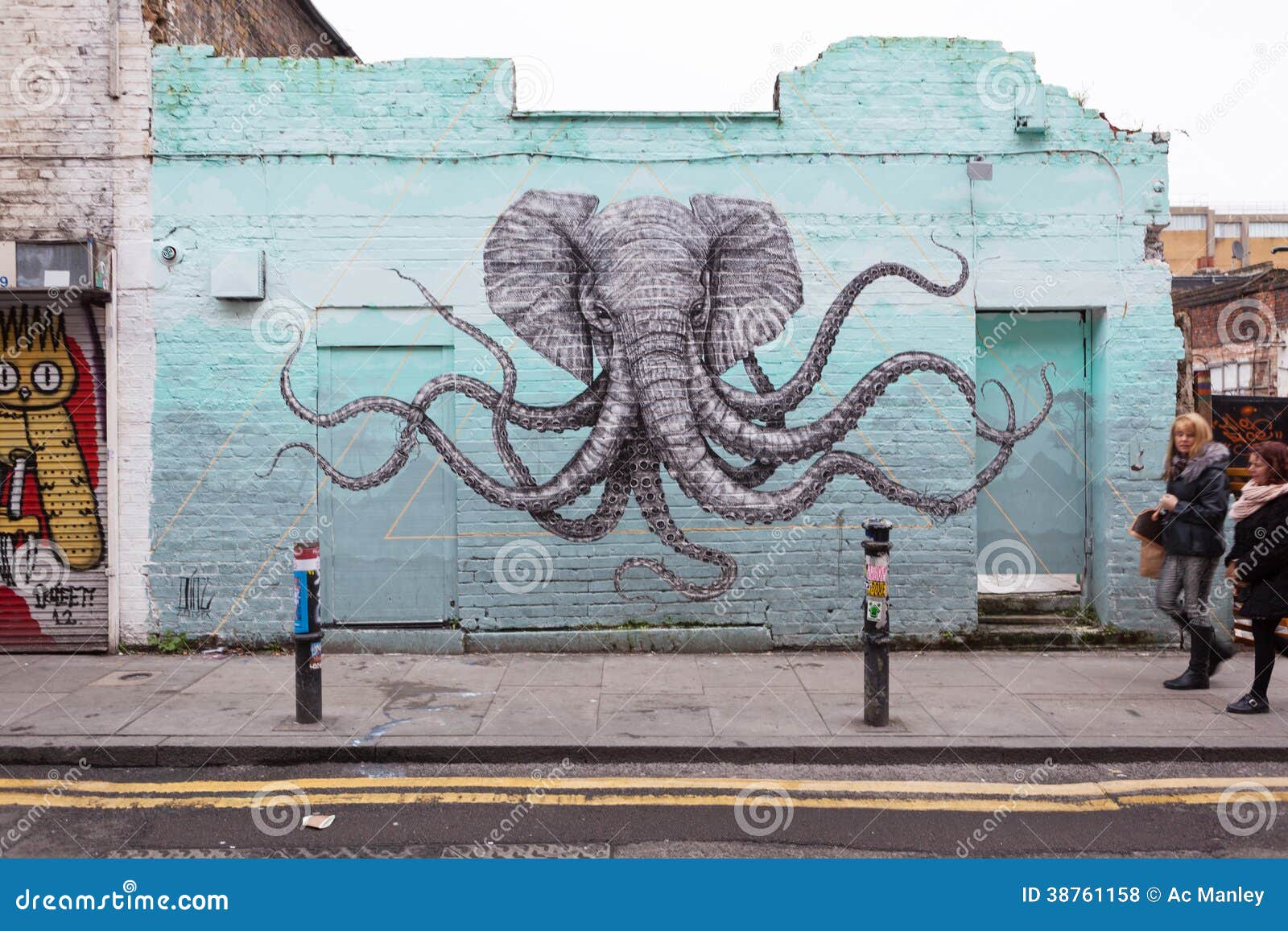 London Urban Street Art East London Elephant Graffiti Stock Photos
