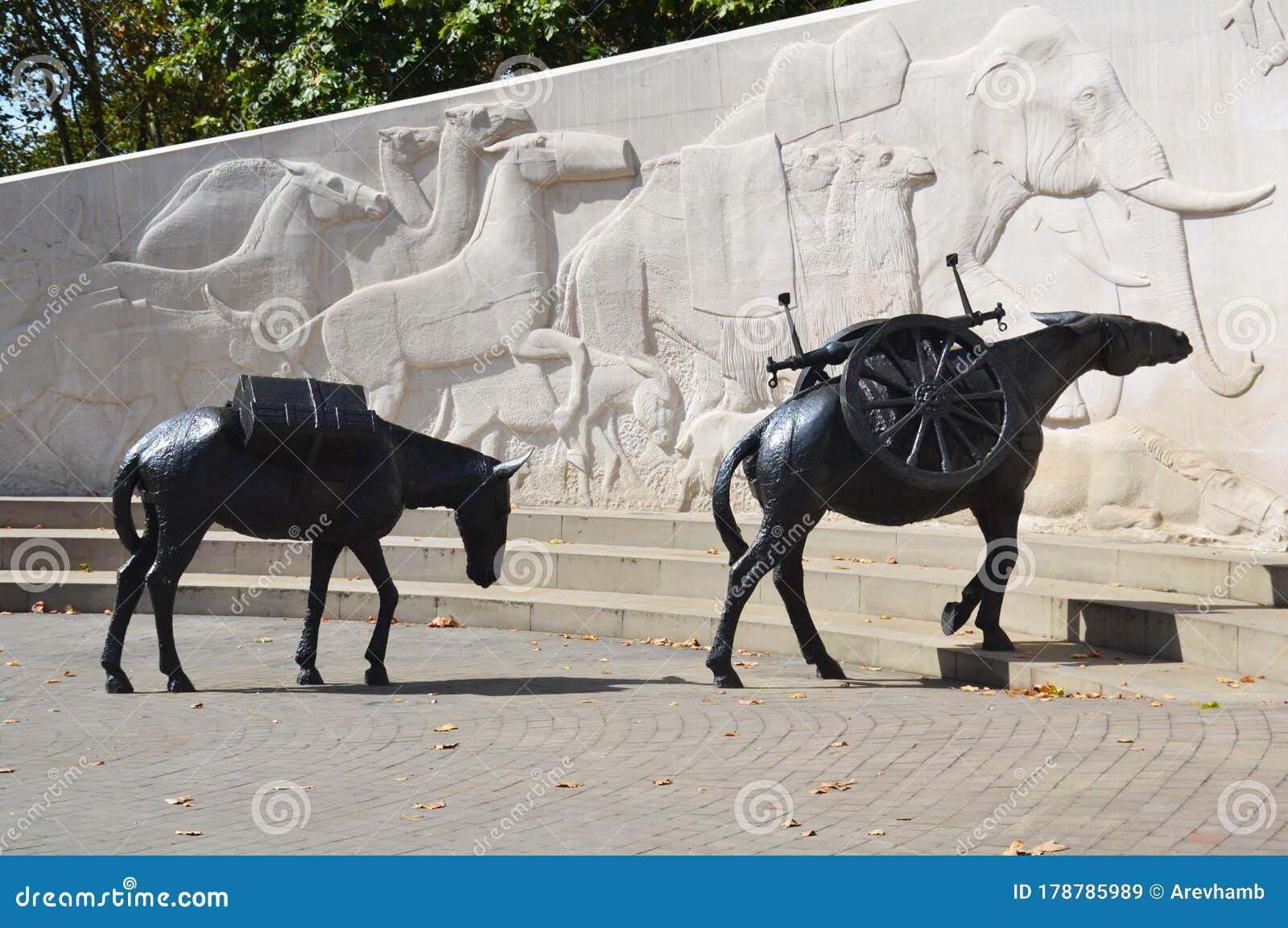 The Animals in War Memorial in Park Lane, London Editorial Stock Image -  Image of europe, destination: 178785989