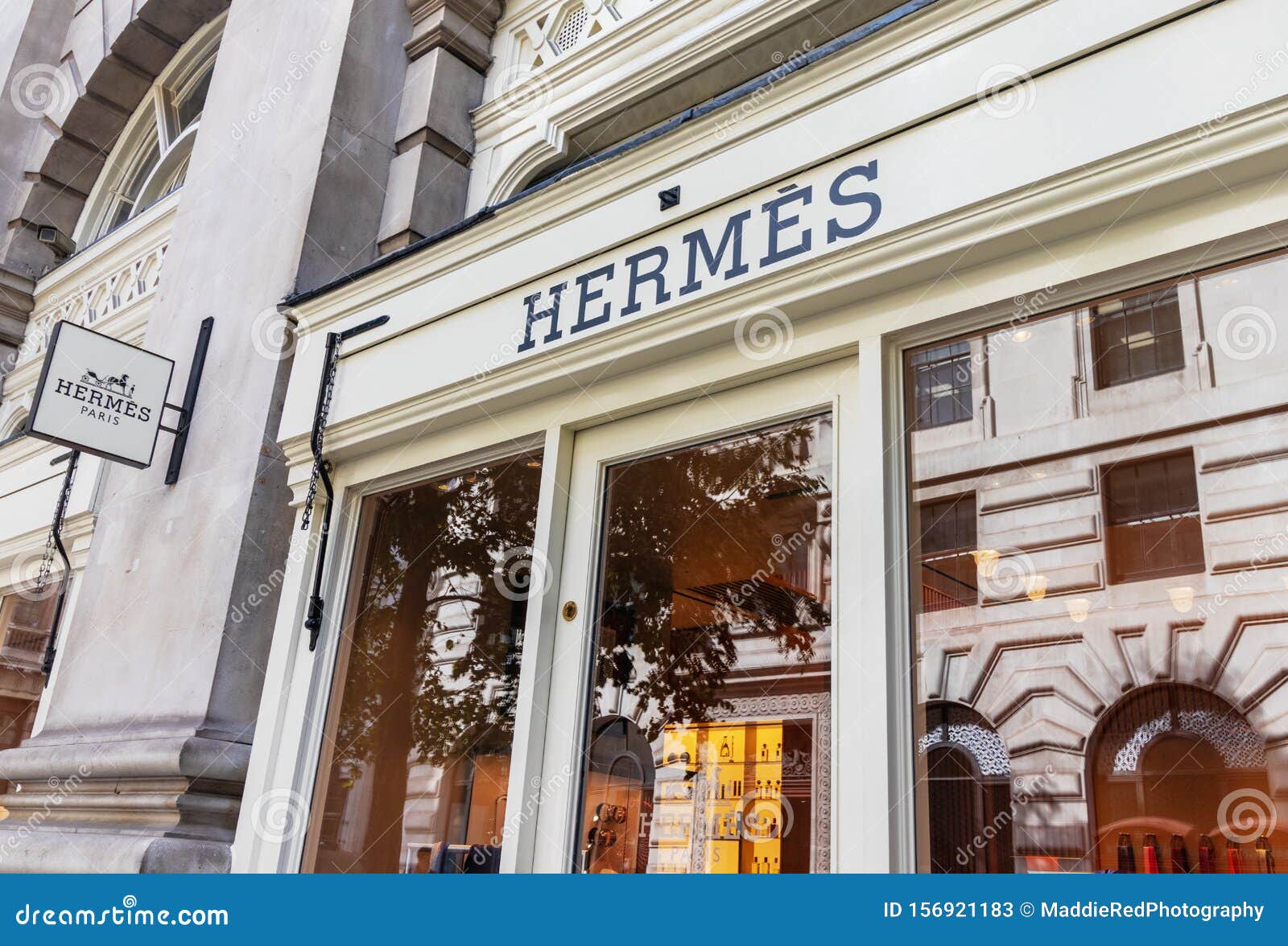 London / UK, August 21st 2019 - Hermes Front in the Royal in Bank. Hermes is High-end Retailer Editorial Stock Photo - Image of commercial, logo: 156921183