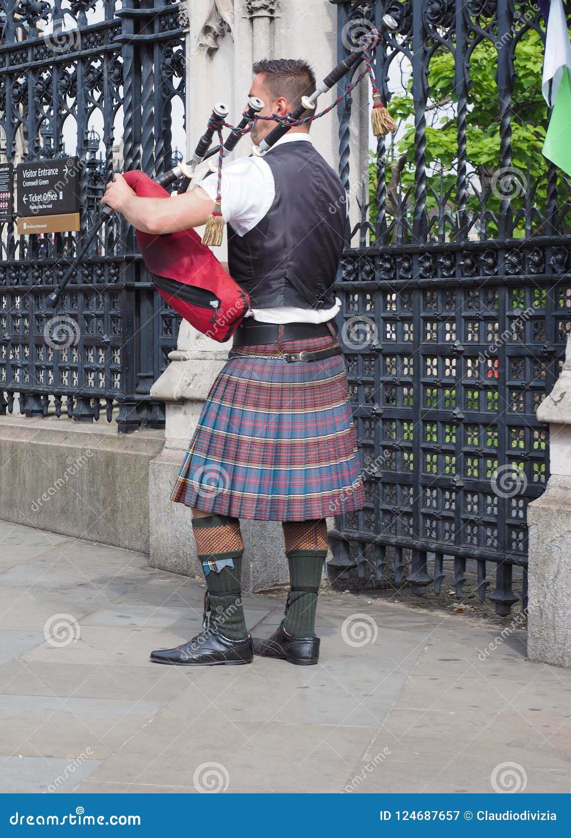 scottish bagpipe player scottish bagpipe player