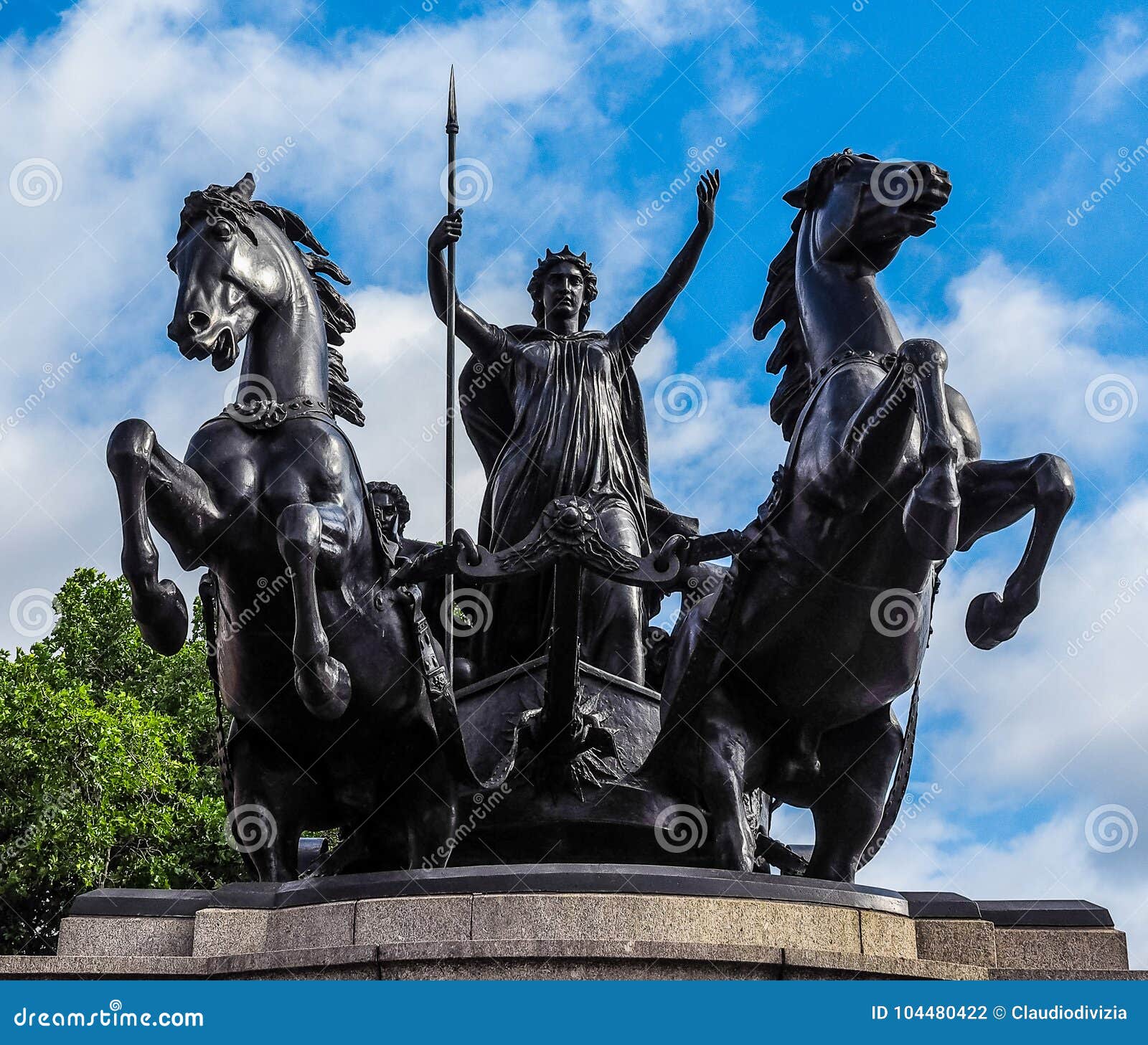 boadicea monument in london (hdr)