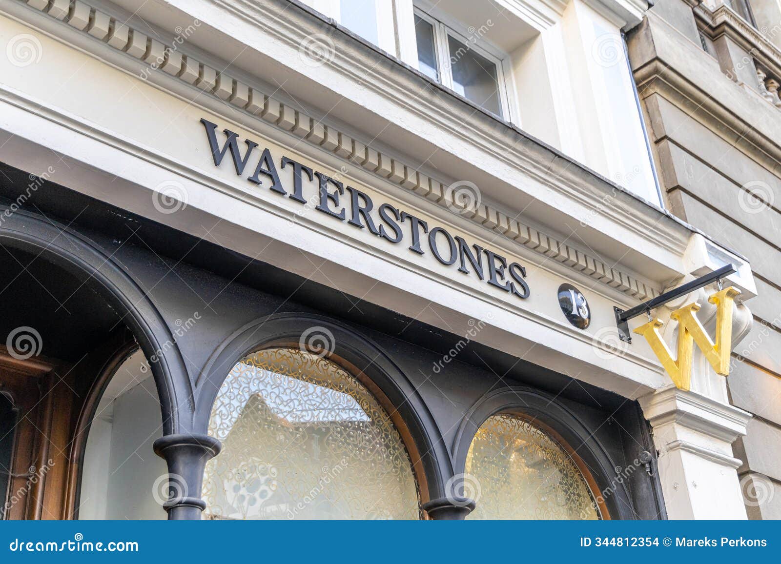 British bookshop chain 11 letters 7 Little Words