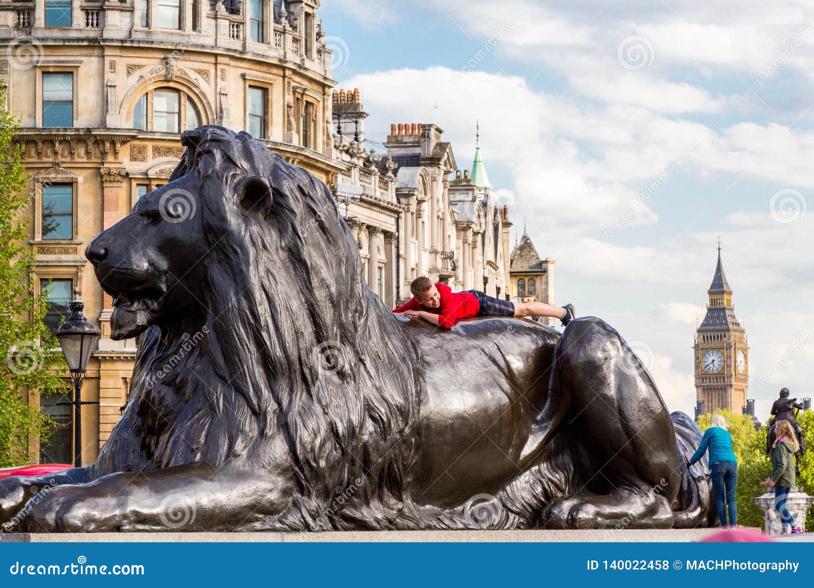 Trafalgar Square Lion editorial stock photo. Image of britain - 140022458