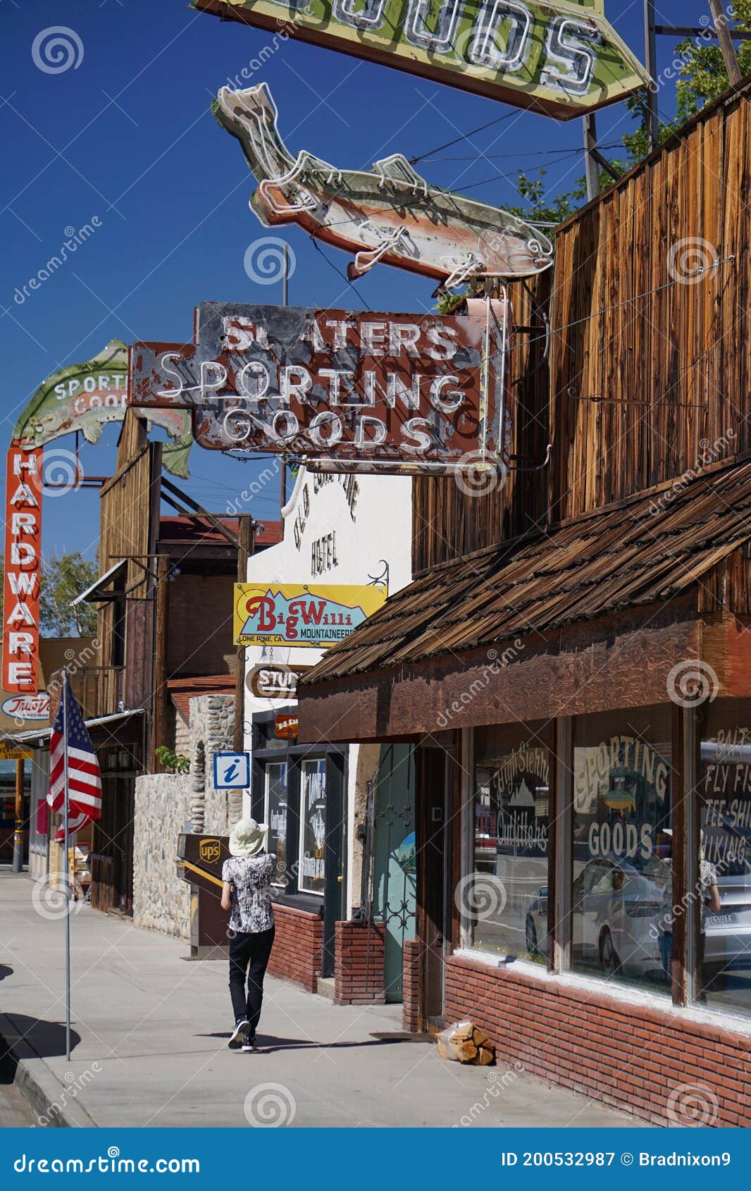 Sporting Goods Store in Lone Pine, California with Distinctive Neon Sign  Editorial Photography - Image of recreation, american: 200532987