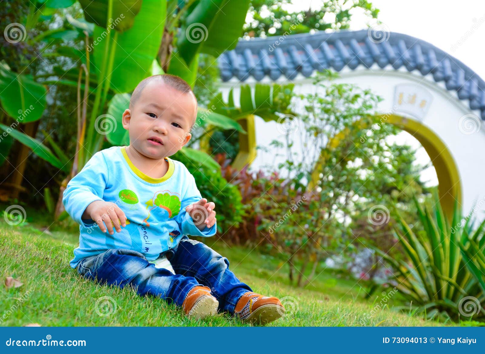 lonely baby(asia, china, chinese)