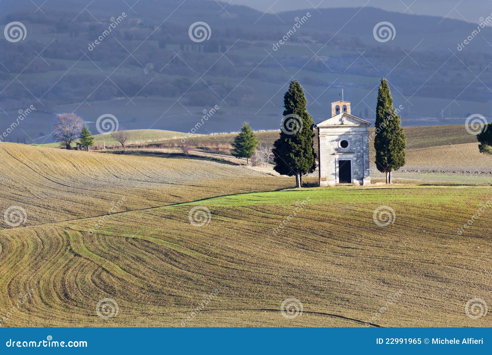 lonely church, val d 'orcia (italy).