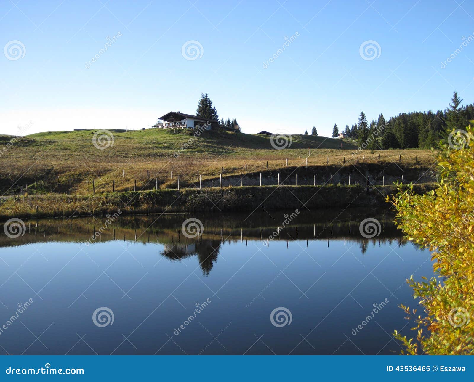 Lonely house on the lake stock image. Image of reflection 43536465