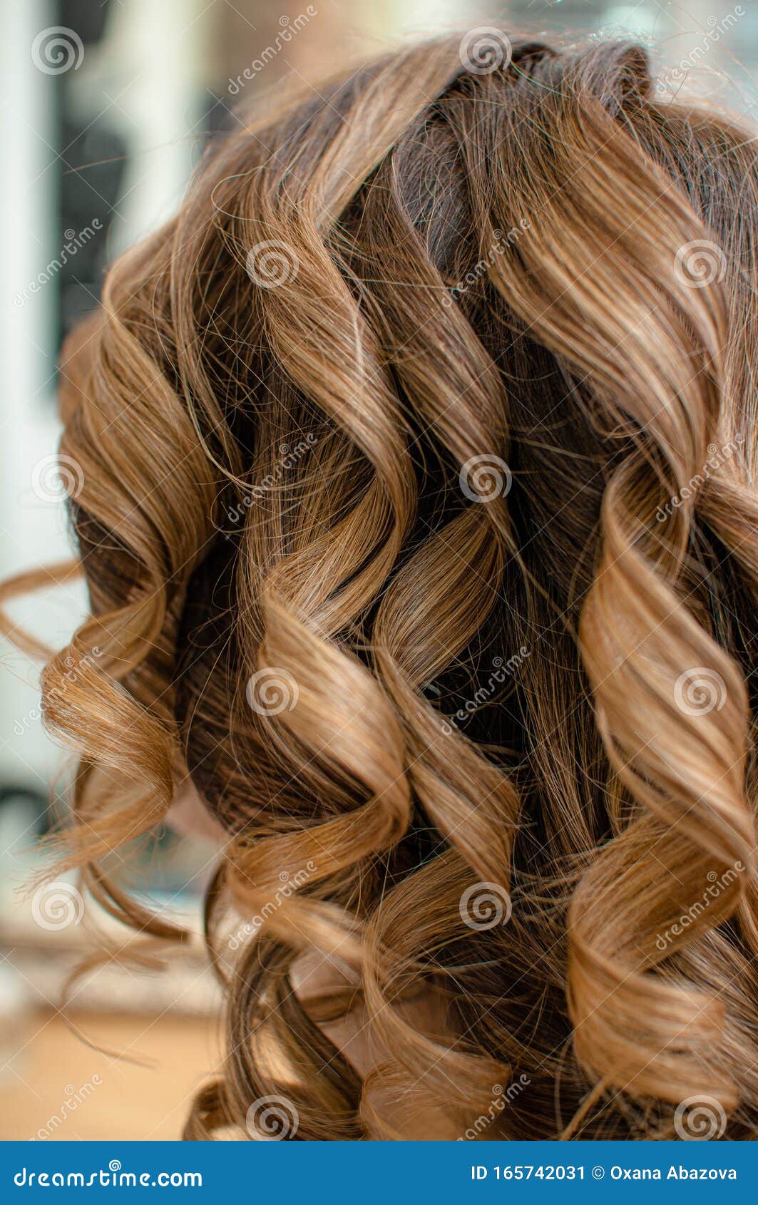 Process of Creating a Female Hairstyle on Long Hair Hollywood Wave View from the Back Stock Image - Image of method, beauty: 165742031 Process of Creating a Female Hairstyle on Long Hair Hollywood Wave View from the Back Stock Image - Image of method, beauty: 165742031