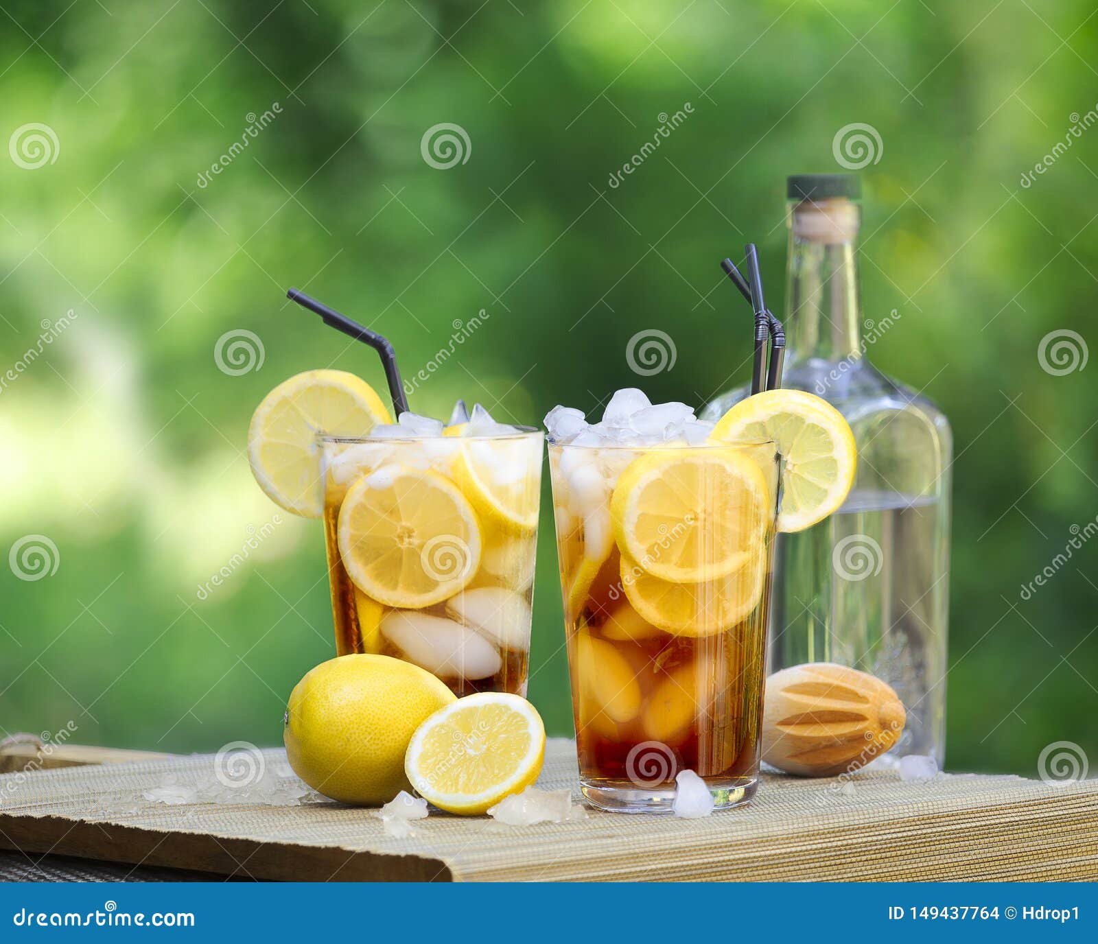 Long Island Iced Tea Cocktail Lemon Cola In The Garden Stock