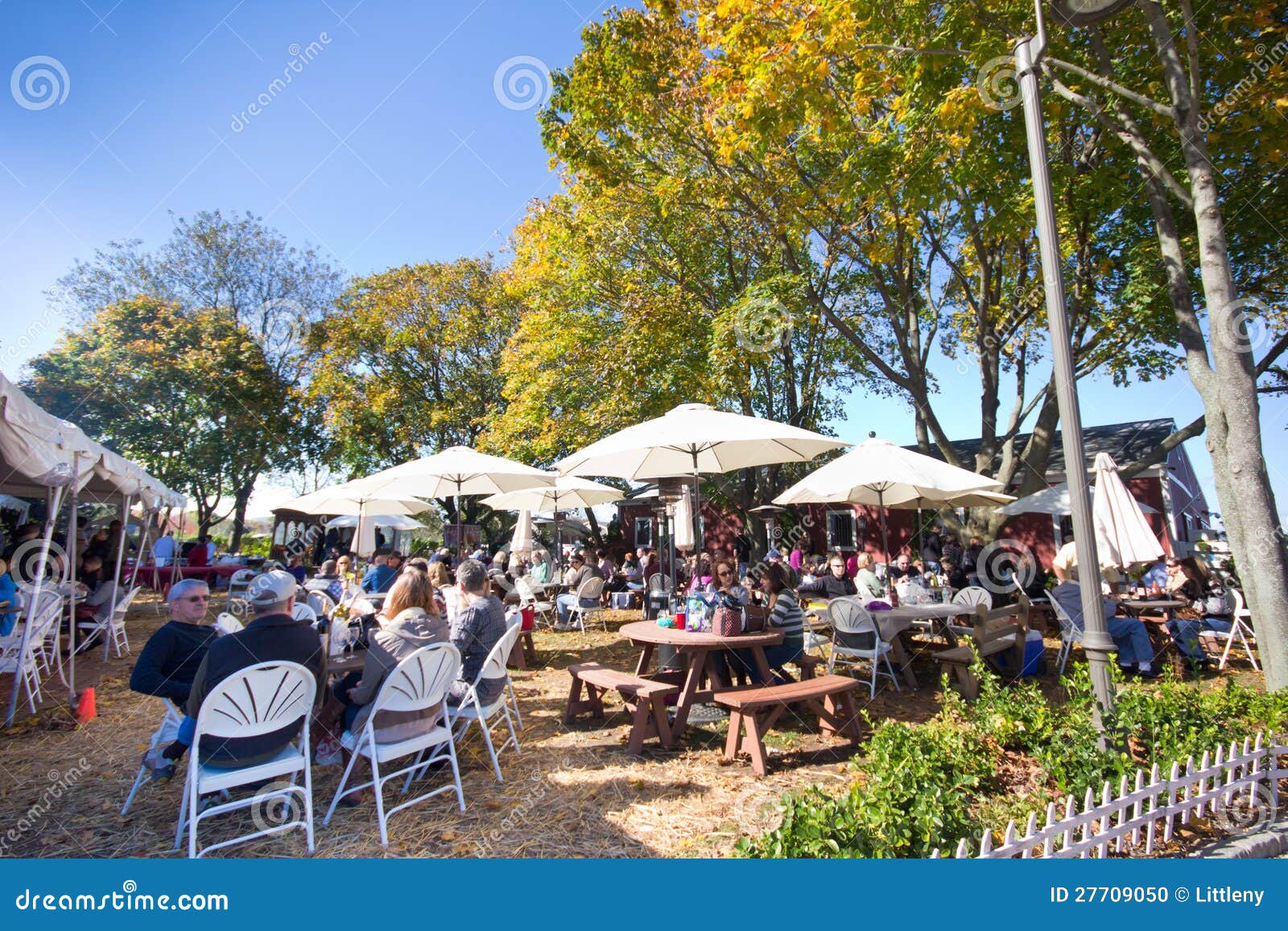 Long Island Wine Country editorial image. Image of enjoyment 27709050