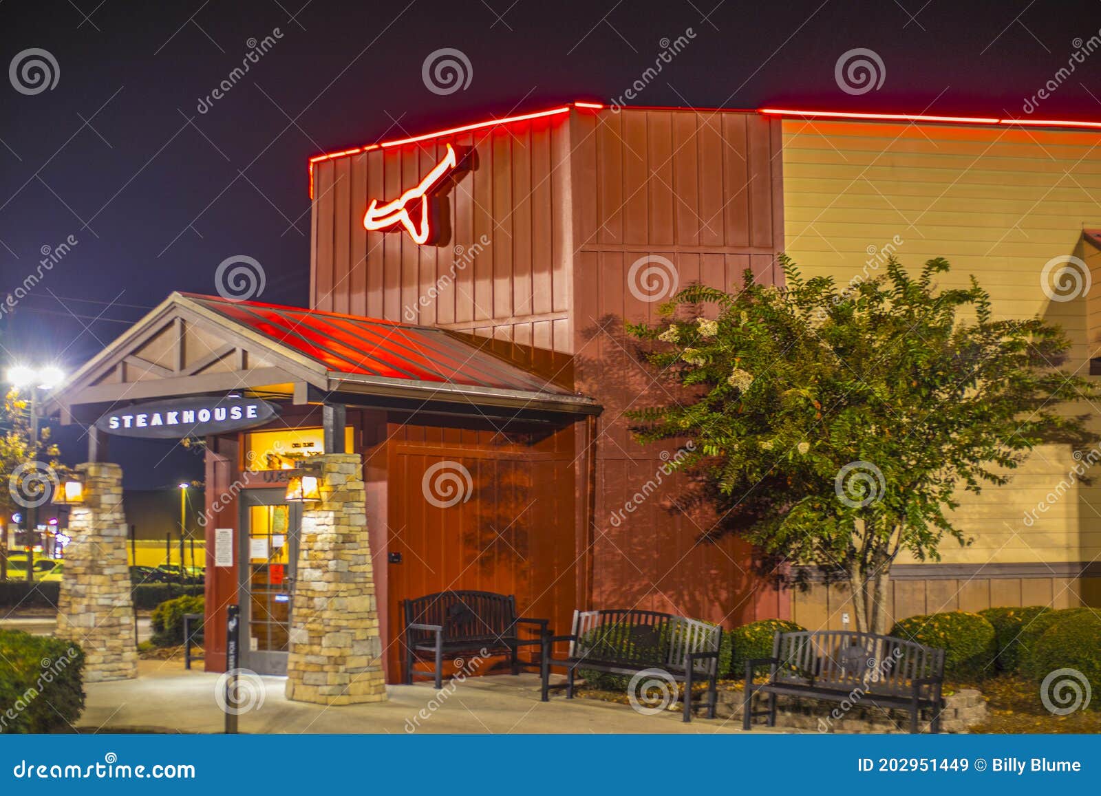 1 743 Entrance Night Restaurant Photos Free Royalty Free Stock Photos From Dreamstime