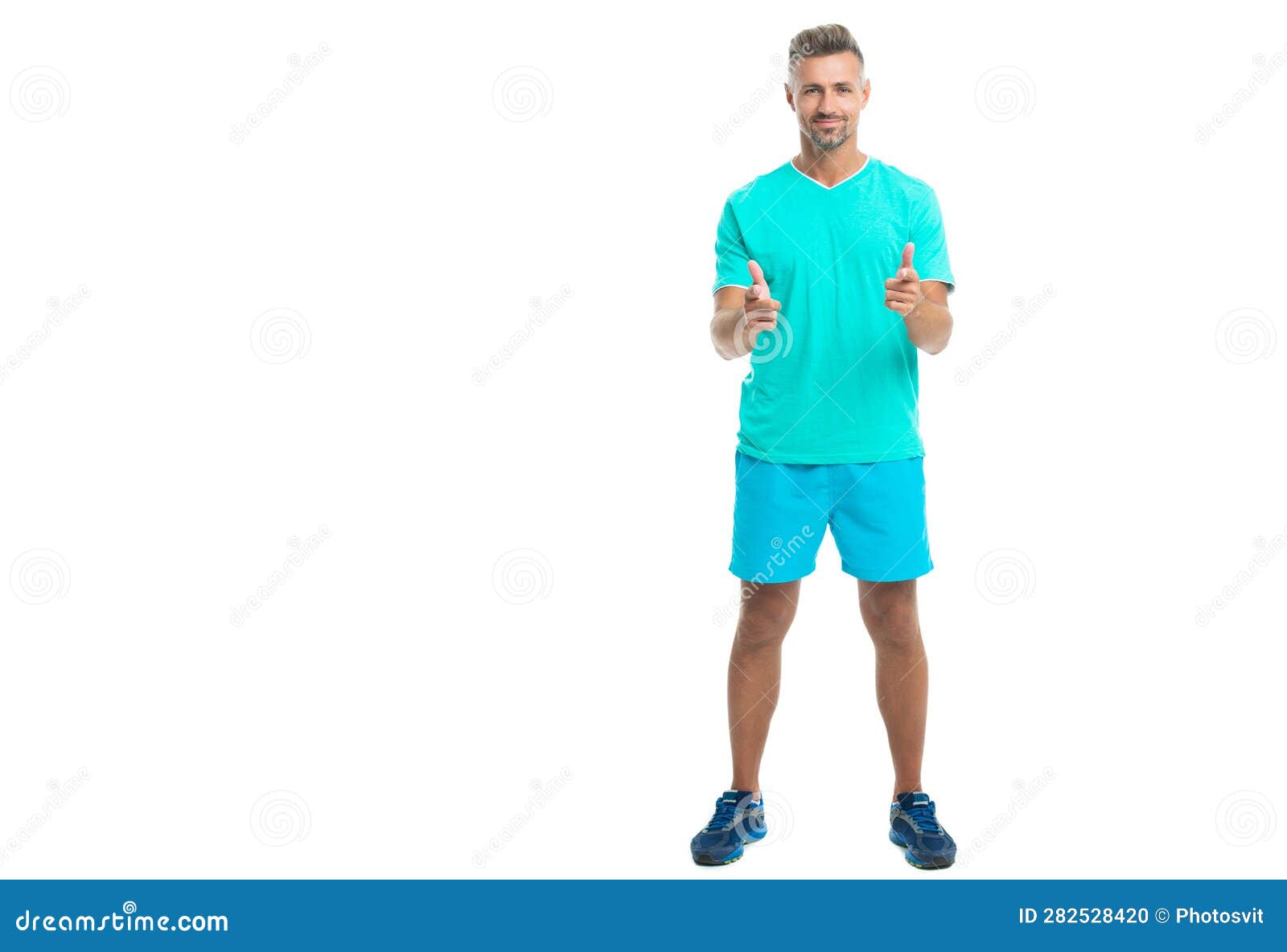 Longitud Completa Del Hombre De Fitness Después De Hacer Ejercicio Con El  Dedo. El Hombre Adecuado Usa Ropa De Fitness Aislado En Foto de archivo -  Imagen de apuntar, atleta: 282528420