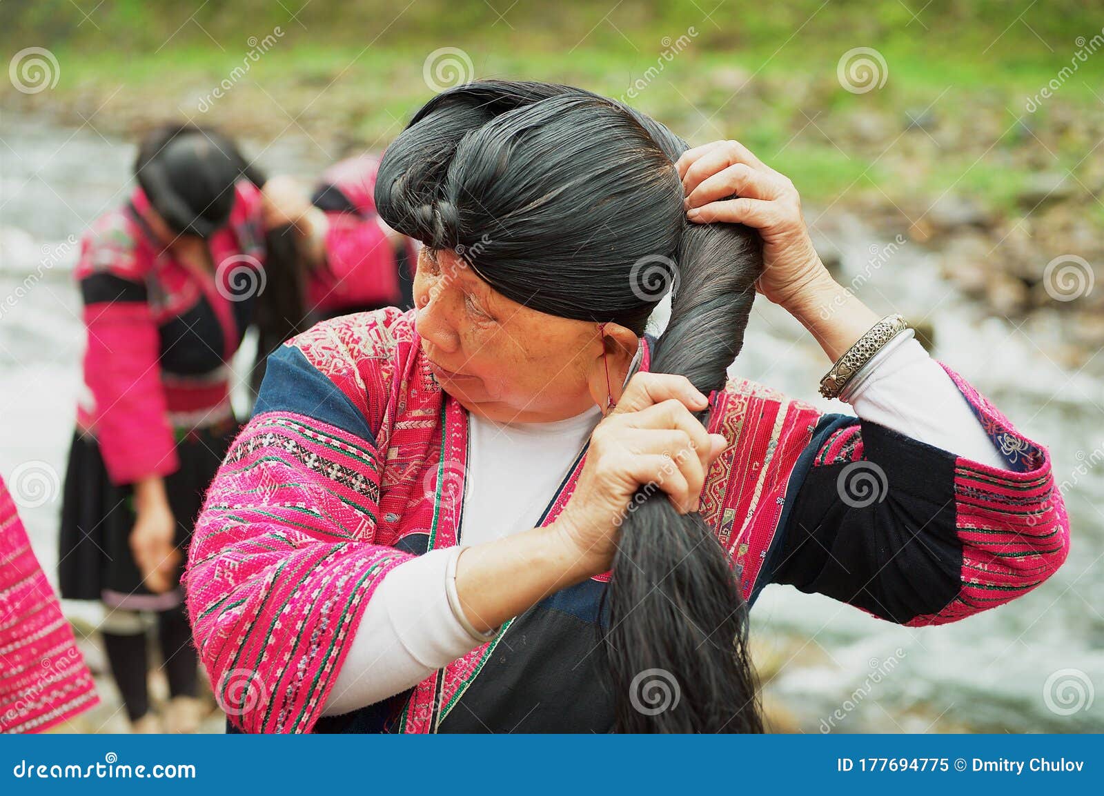 Women Brush and Style Hair in Longji, China. Editorial Image - Image of folklore, beauty: 177694775 Women Brush and Style Hair in Longji, China. Editorial Image - Image of folklore, beauty: 177694775