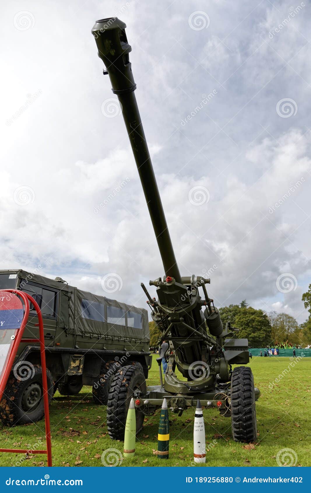 British Army 105mm Light Gun Editorial Image Image of explosives, show: