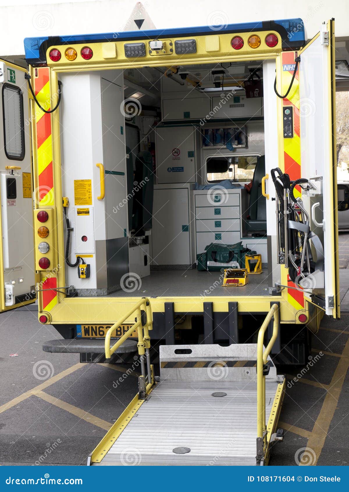 Collection 104+ Pictures What Does The Inside Of An Ambulance Look Like ...