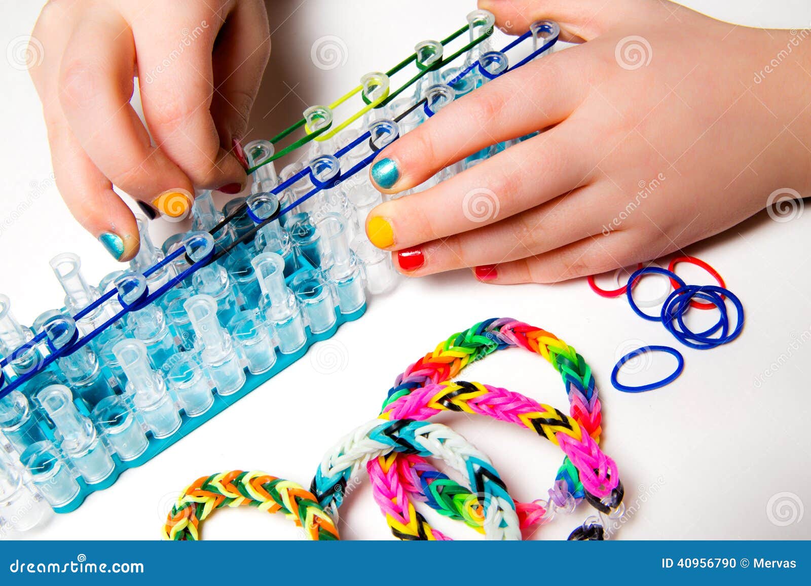 DIY Loom Bracelets: Easy Tutorials for Beginners | A Step-by-Step Tutorial  Buy Fashion Loom Bands (Jewellery Maker) : https://amzn.to/3qYMF1l  Welcome... | By JK ArtsFacebook