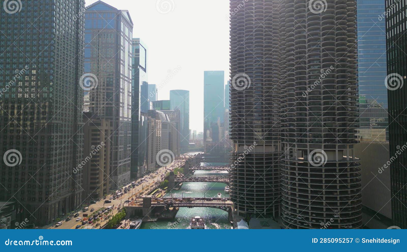 The Loop Along with Chicago Downtown is Second Largest Business District in USA Stock Video