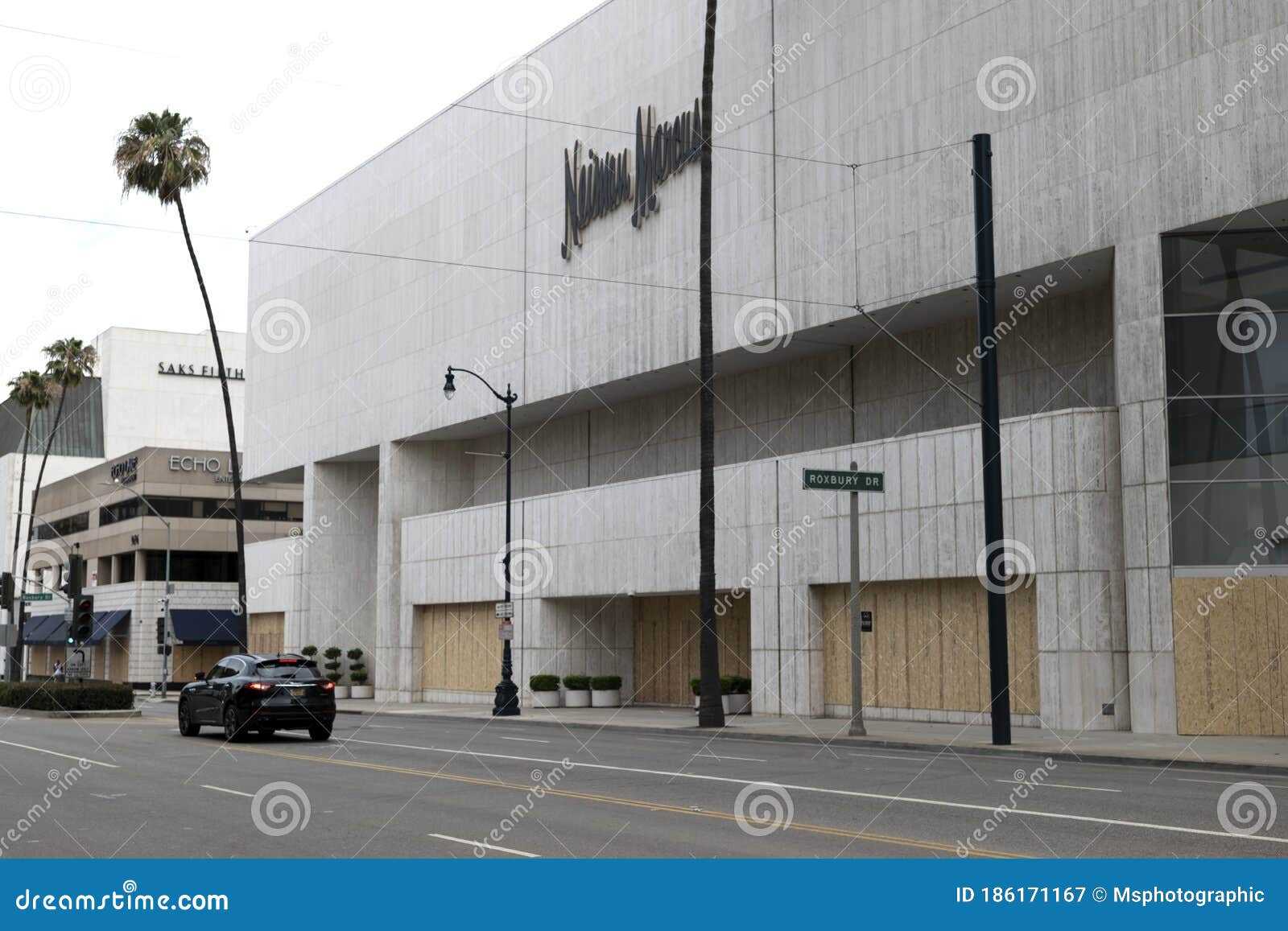 Burglars crash vehicle into Beverly Hills Neiman Marcus 