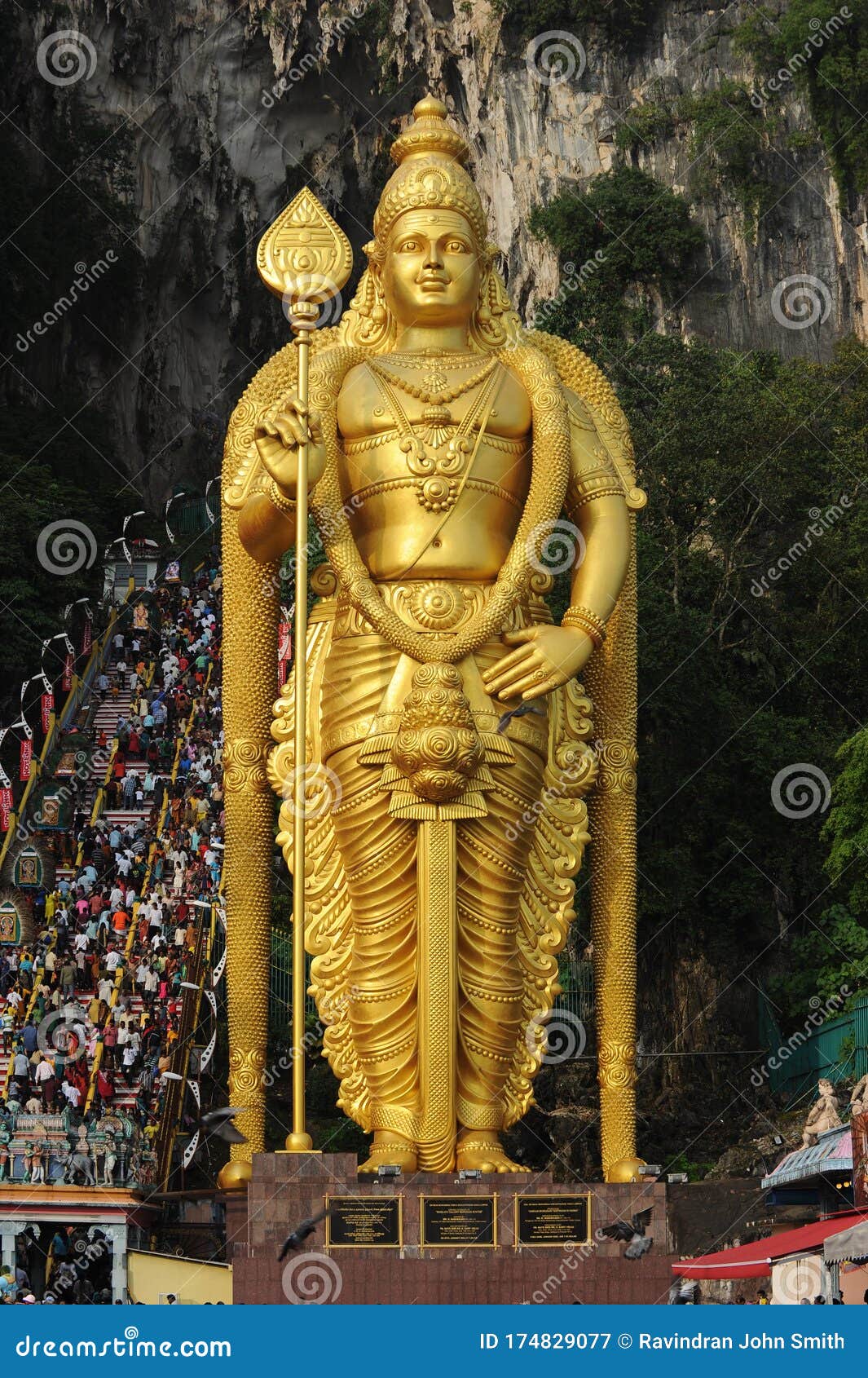 Lord Murugan Statue editorial photography. Image of cave - 174829077