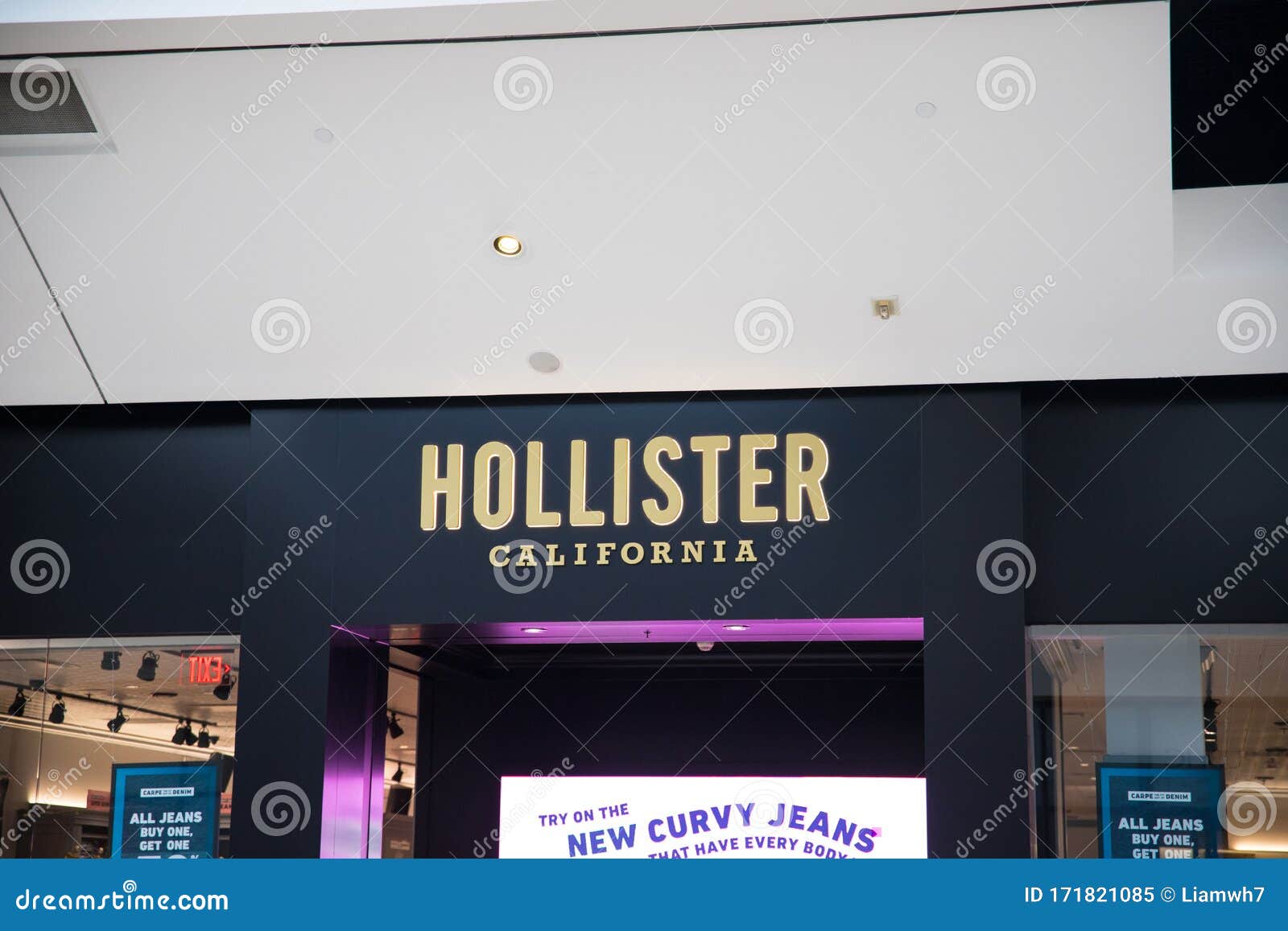 Los Ángeles/Estados Unidos-02 02 20 : Tienda De Ropa Hollister California  De Compras En Un Centro Comercial Imagen editorial - Imagen de lujo,  limpio: 171821085