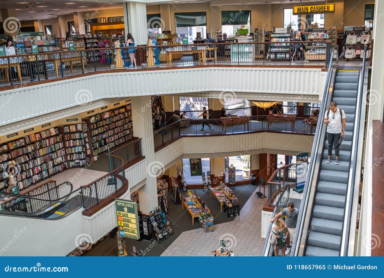Barnes And Noble In Los Angeles Editorial Image Image Of Books Library