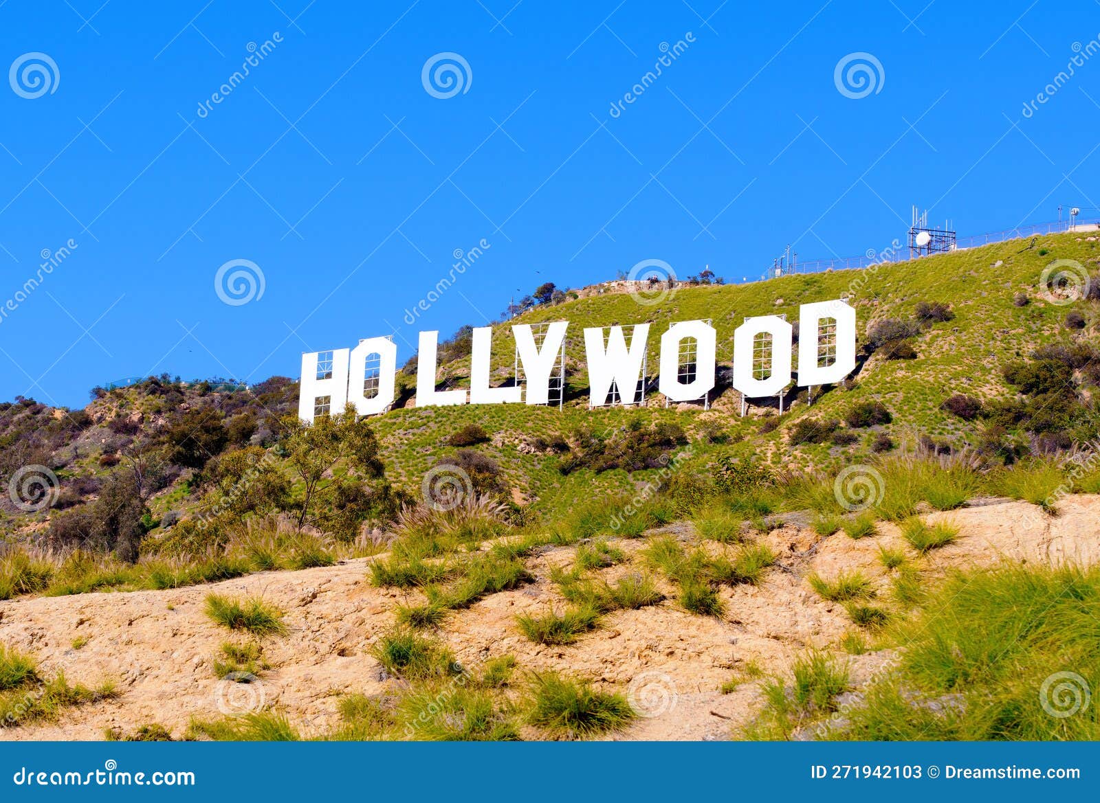 Sinal De Hollywood Em Los Angeles No Céu Azul Foto de Stock