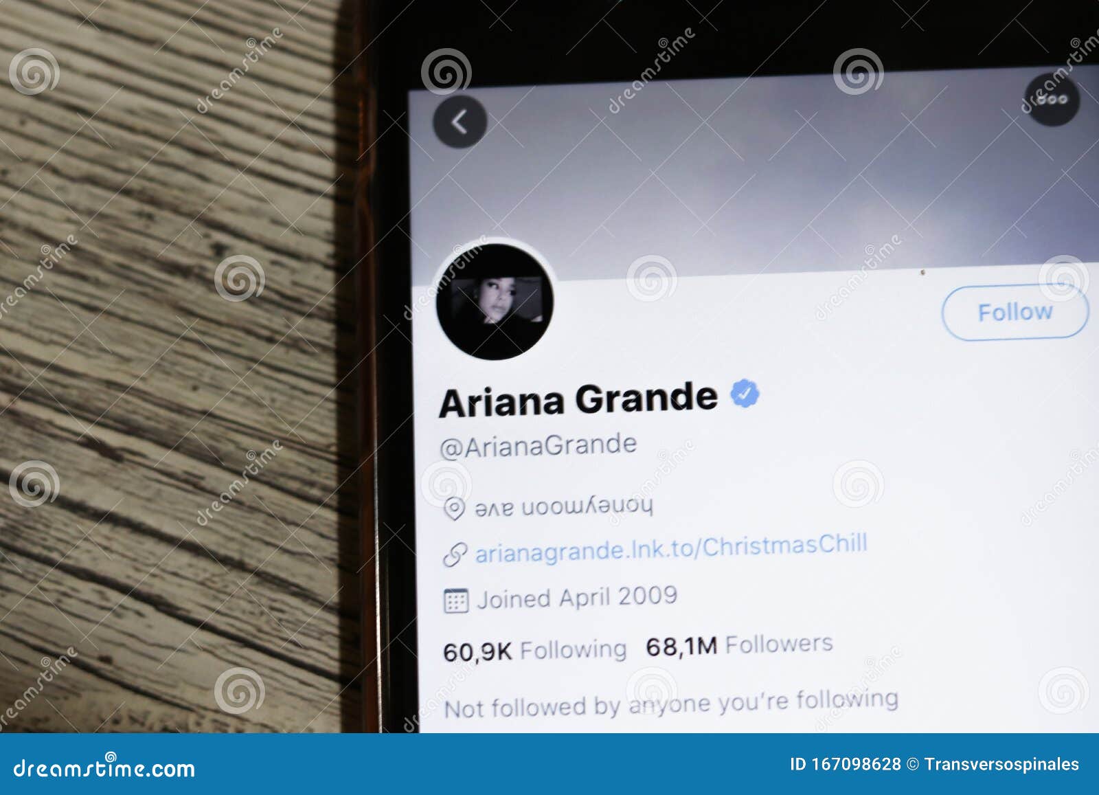 Los Angeles California Usa 18 December 2019 Ariana Grande Account On Twitter On Phone Screen Illustrative Editorial Editorial Stock Photo Image Of Illustrative View 167098628 - ariana grande roblox ids 2019