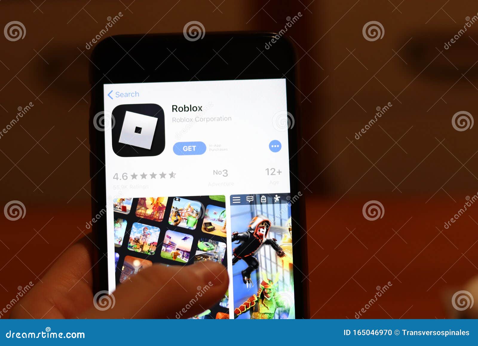 Los Angeles California Usa 26 November 2019 Roblox Icon On Phone Screen In Hand Close Up With Blurry Background Editorial Image Image Of Blurry Background 165046970 - roblox home screen 2016