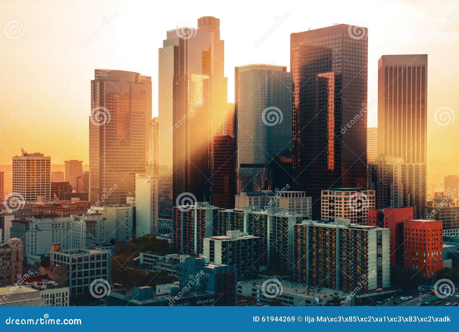 los angeles downtown skyline at sunset