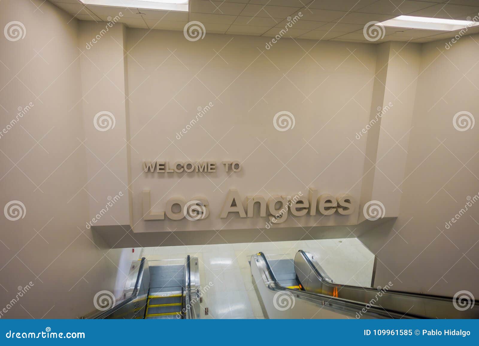 LOS ANGELES, EEUU, JANUARY, 29, 2018: Indoor View of a Welcome Sign at ...