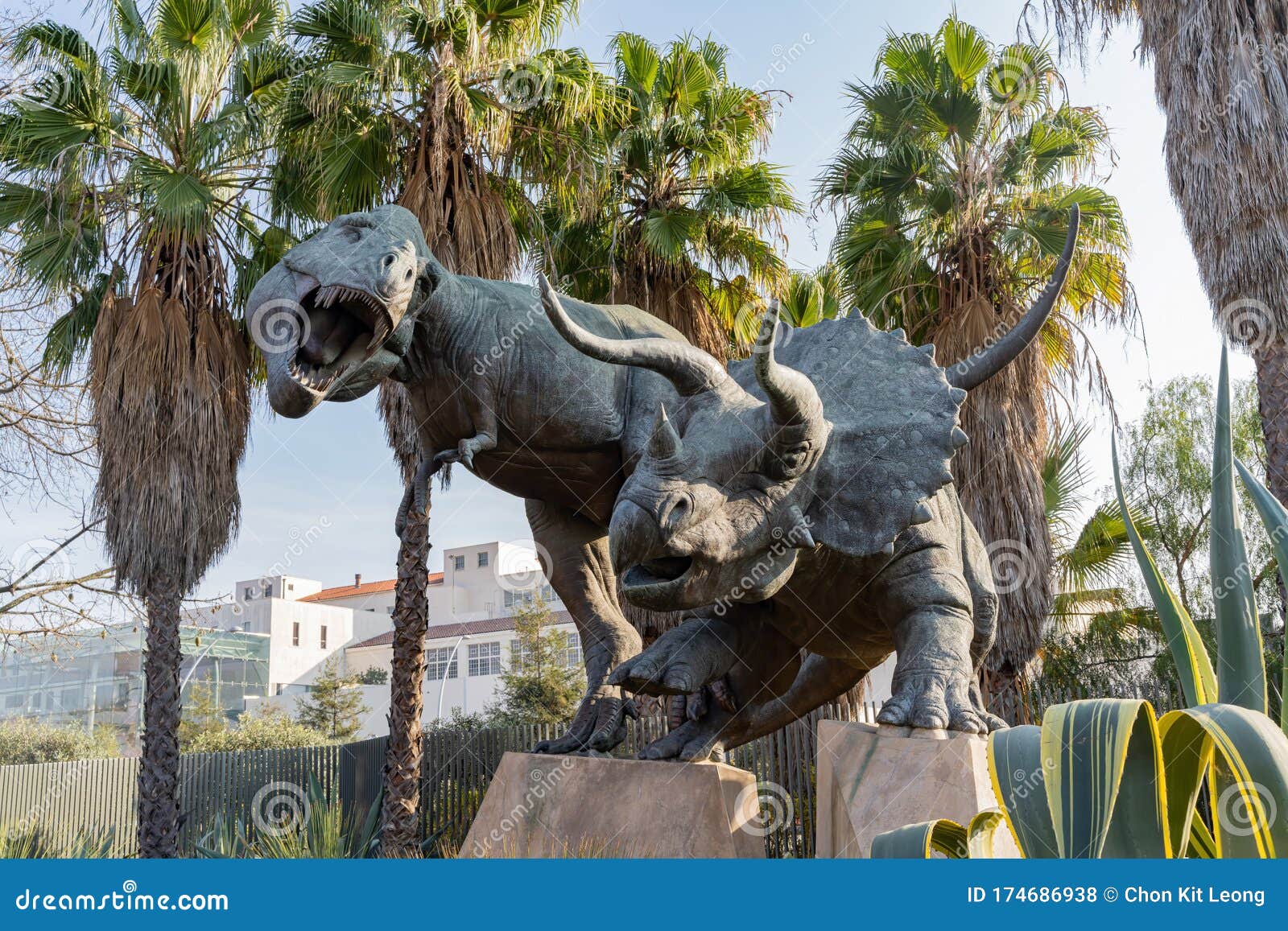 Dinosaur Statue Of The Natural History Museum Of Los Angeles County dinosaur-statue-of-the-natural-history-museum-of-los-angeles-county