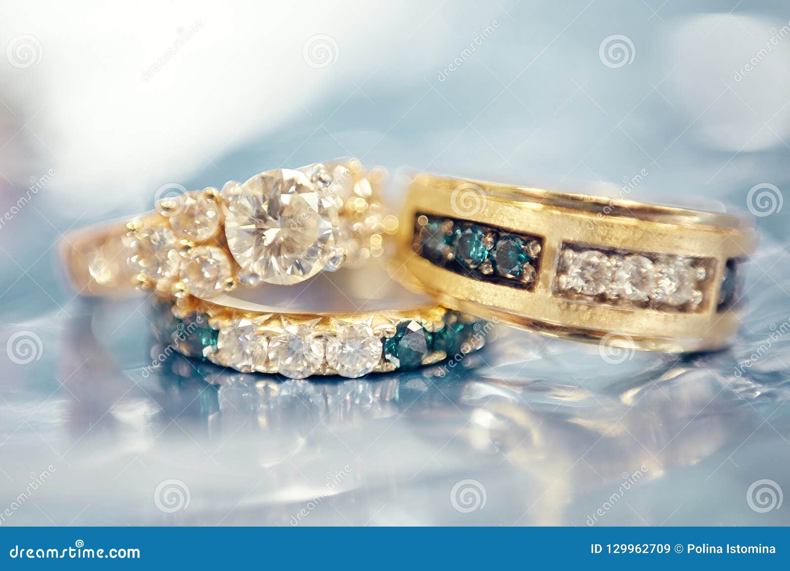 Anillos De Bodas Hermosos Subieron Los Diamantes Blancos Y Azules Del Oro de - Imagen de anillo, aniversario: 129962709
