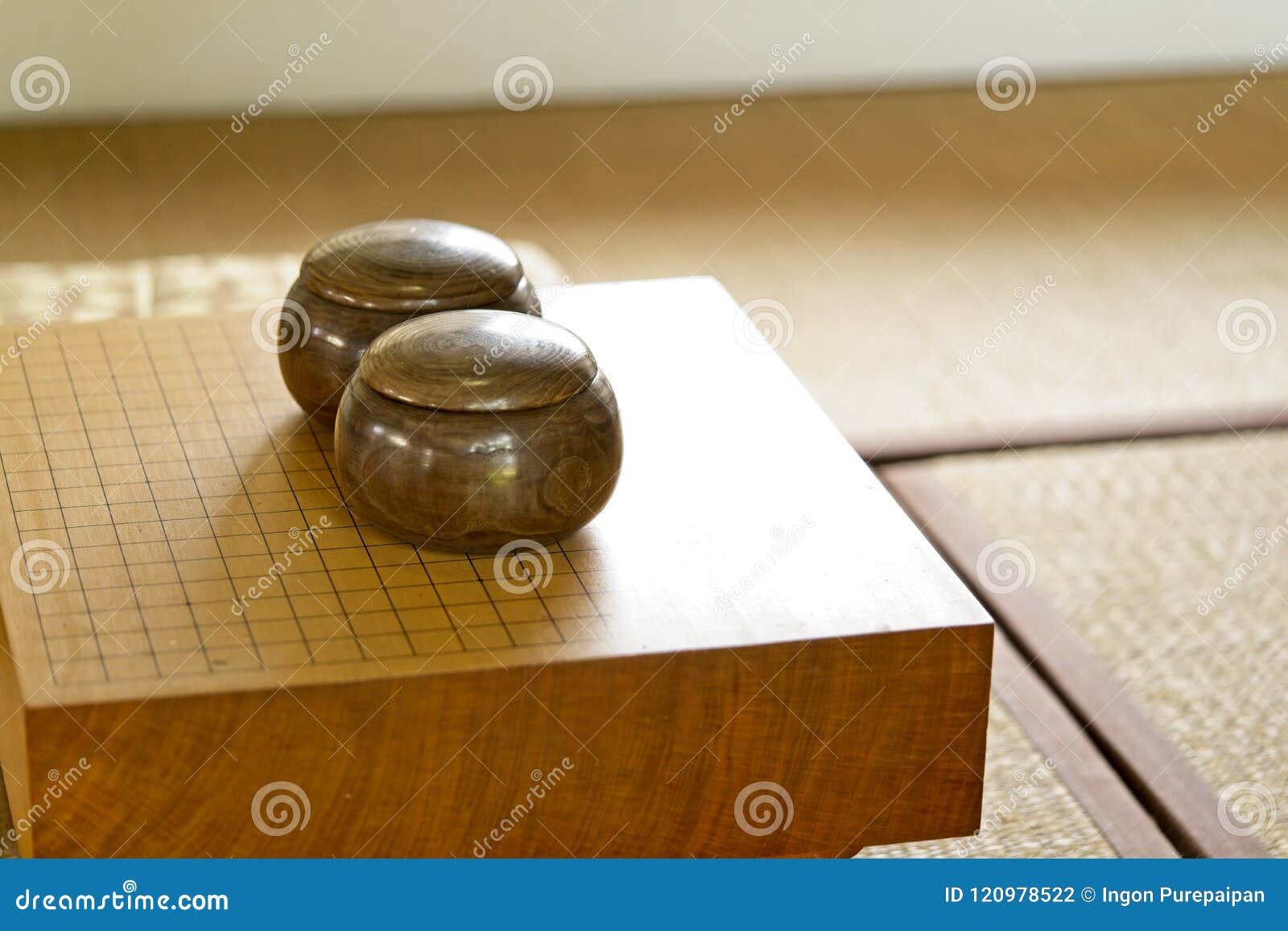 Los Chinos Japon Juego De Mesa Coreano Van Va O La Wei Ji Juego De Mesa Asiatico Tradicional De Weiqi Foto De Archivo Imagen De Campo Cierre 120978522