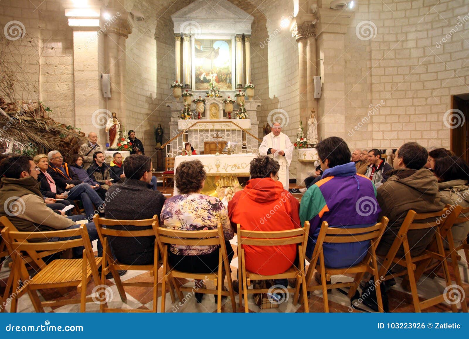 Los Pares De Todas Partes Del Mundo Vienen Renovar Sus Votos De Boda, Cana Foto editorial - Imagen de rezo, cultura: 103223926 Los Pares De Todas Partes Del Mundo Vienen Renovar Sus Votos De Boda, Cana Foto editorial - Imagen de rezo, cultura: 103223926