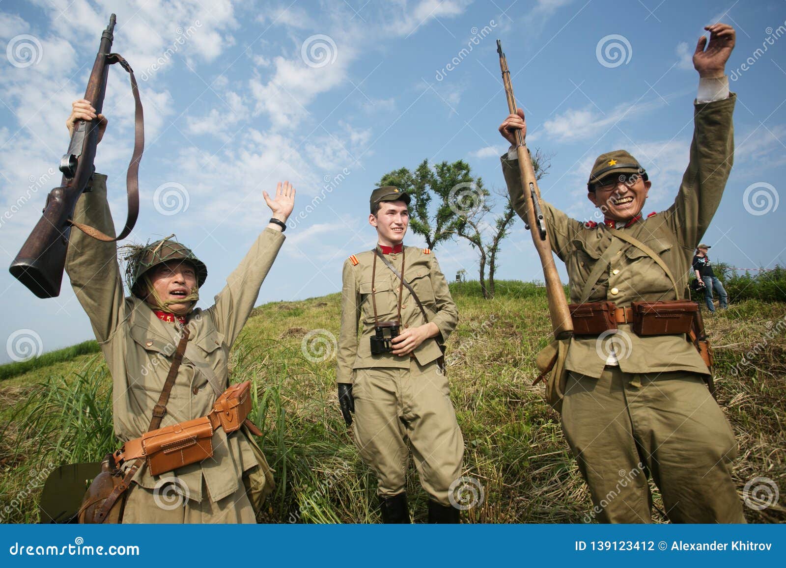 Los Soldados-reenactors Japoneses Reproducen El Ataque En El Ejército  Soviético Durante La Segunda Guerra Mundial Fotografía editorial - Imagen  de emperador, imperio: 139123412