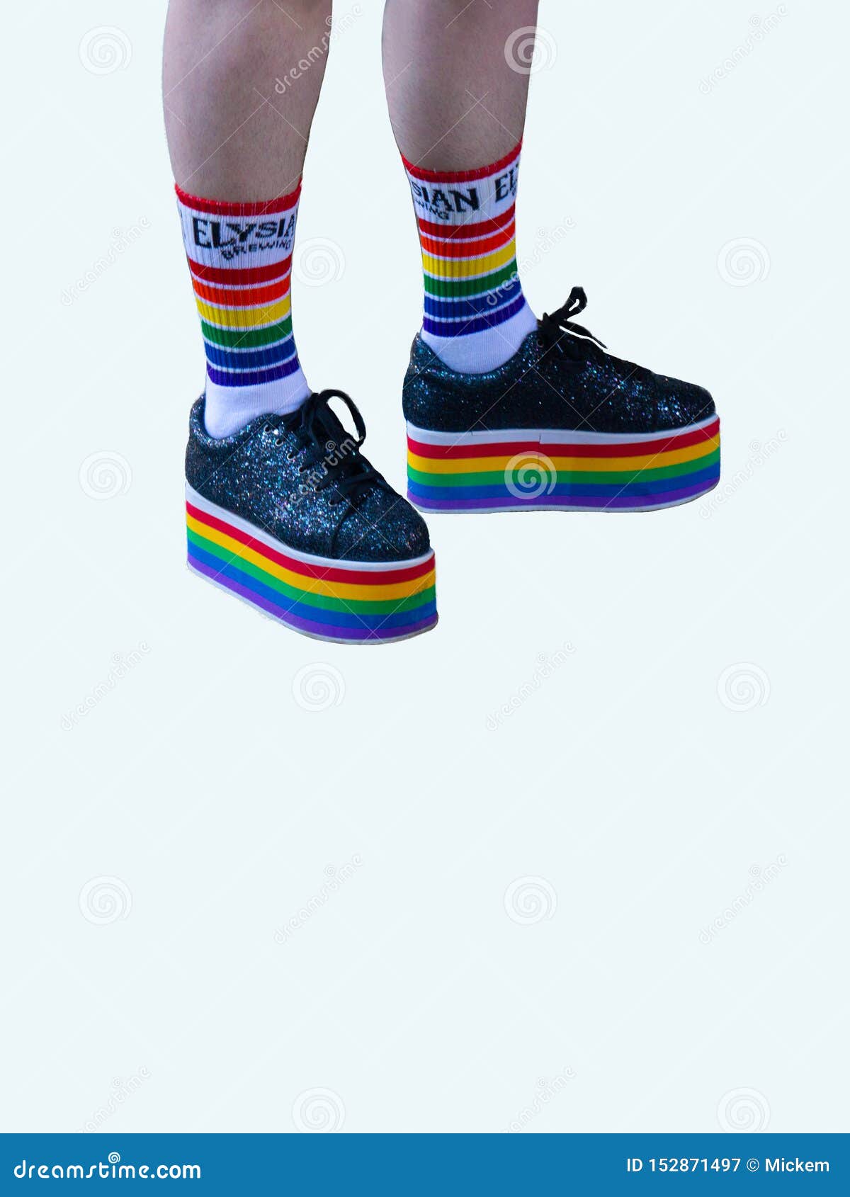 social Retener política Los Zapatos LGBTQ Del Arco Iris Aislaron En El Fondo Blanco Fotografía  editorial - Imagen de copia, accesorios: 152871497