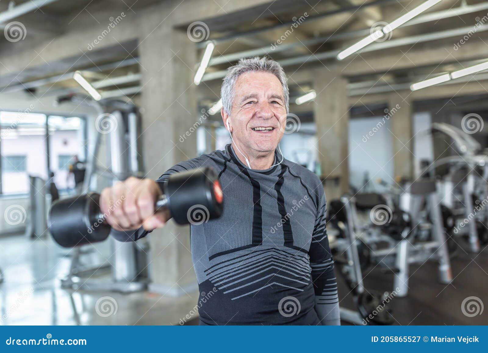 Losing Weight and Gainiong Strength by a Dumbell Training Performed by