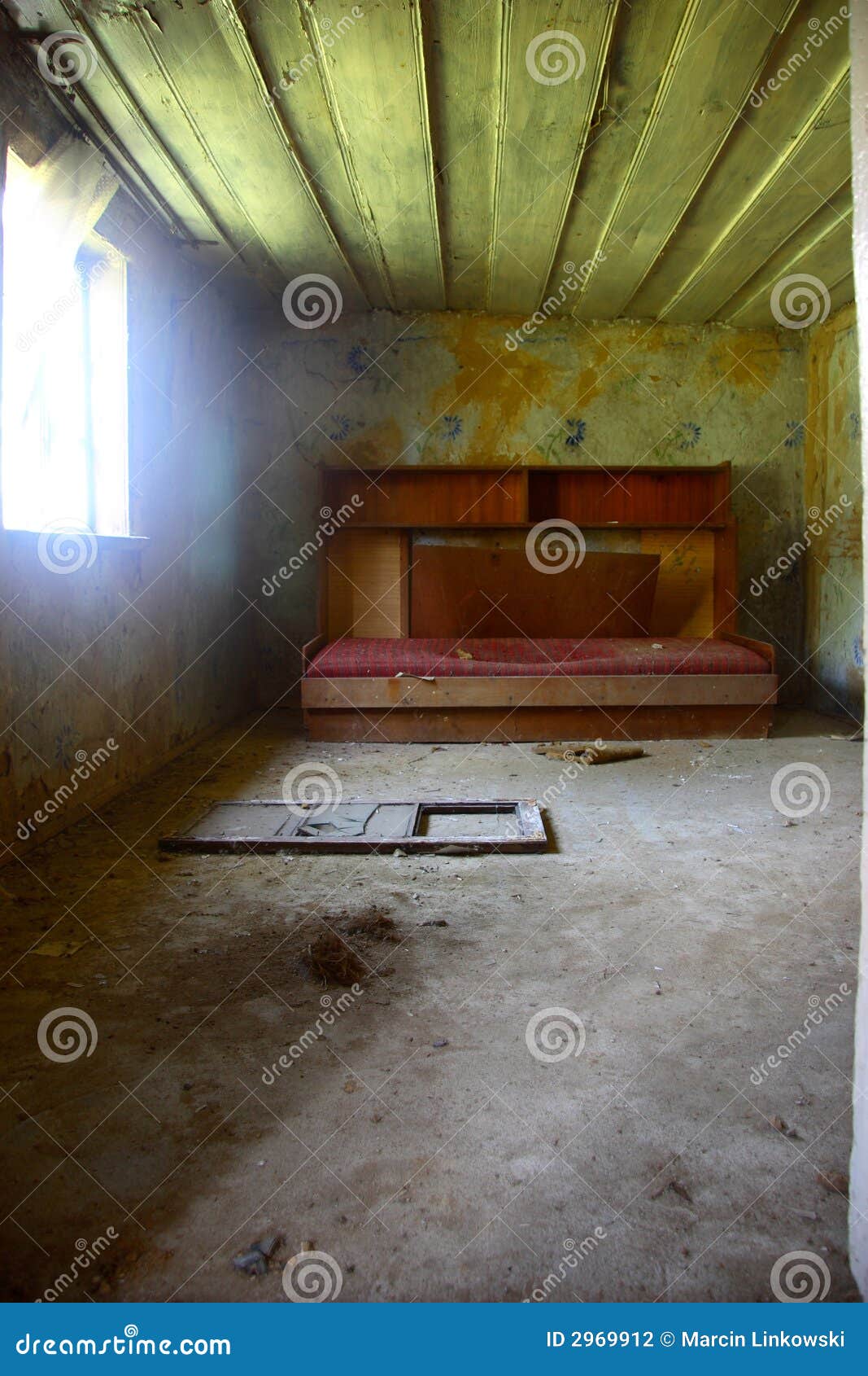Lost bedroom stock photo. Image of walls, place, scratched 2969912