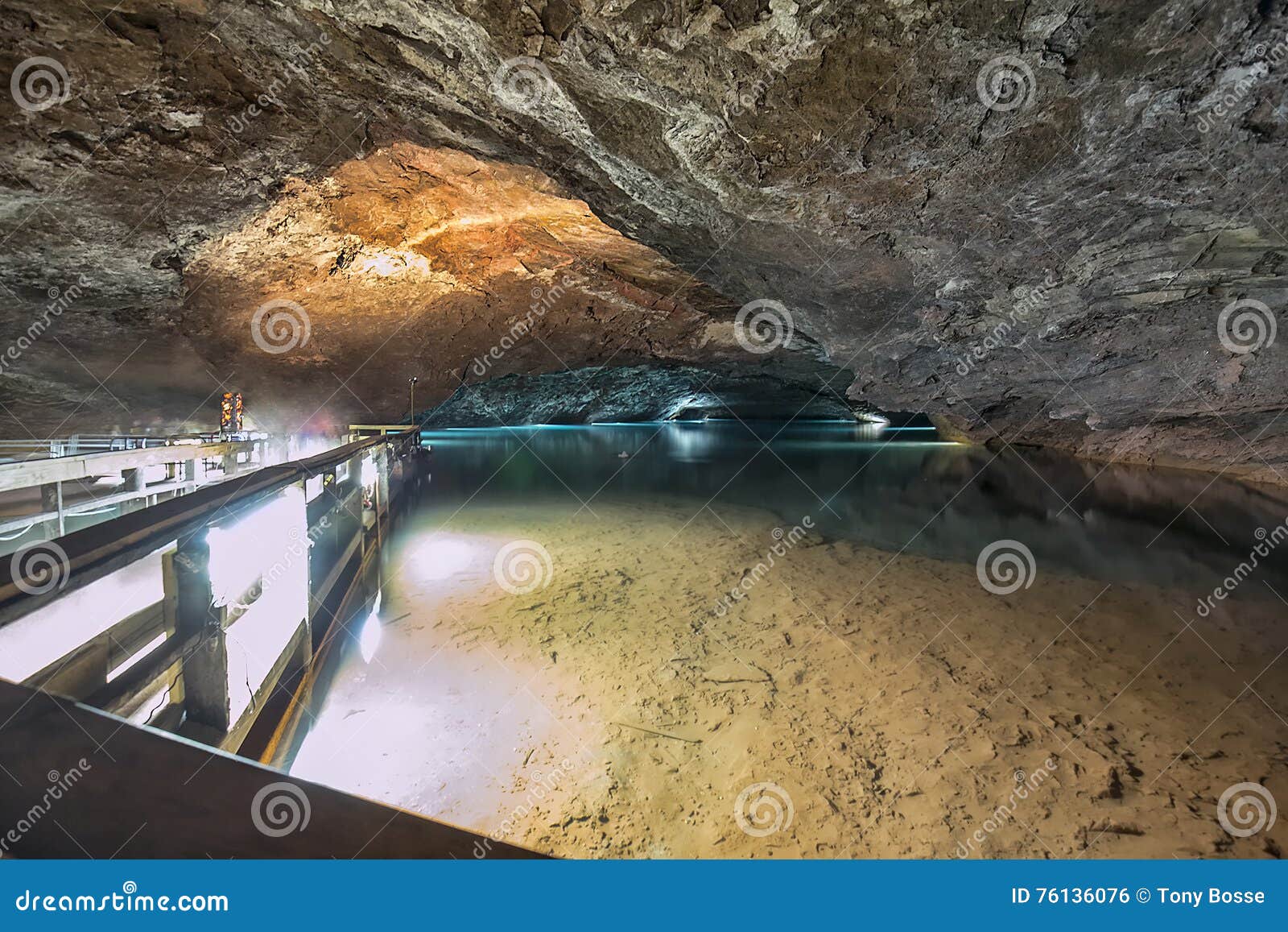 the lost sea inside craighead caverns