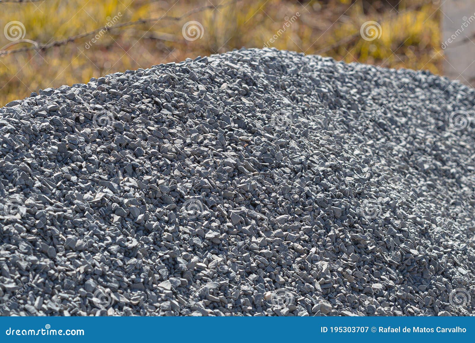 a lot of gravel stones - brita