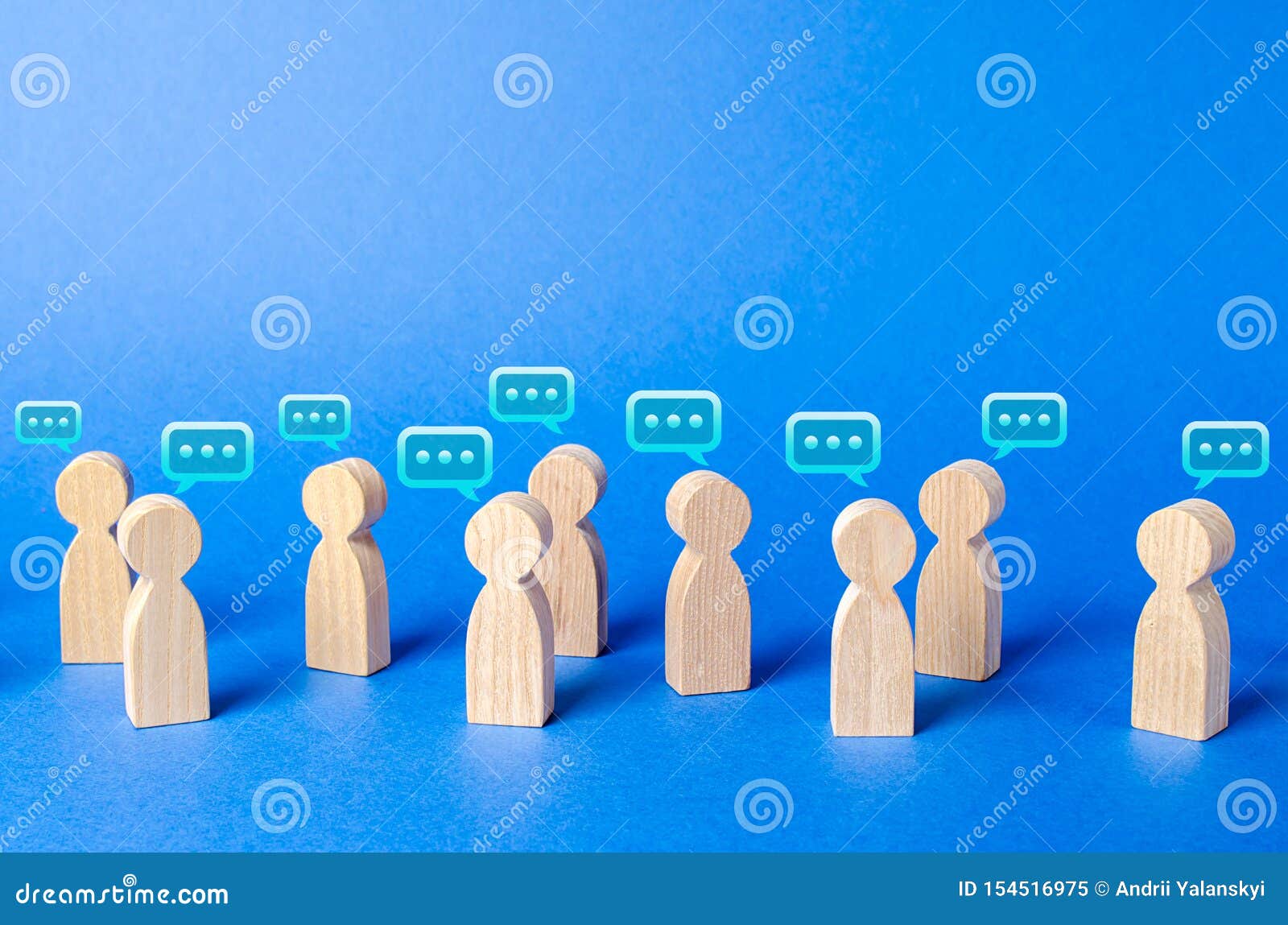 a lot of people figures and comment clouds above their heads. the process of discussion and commenting, the search for fresh ideas