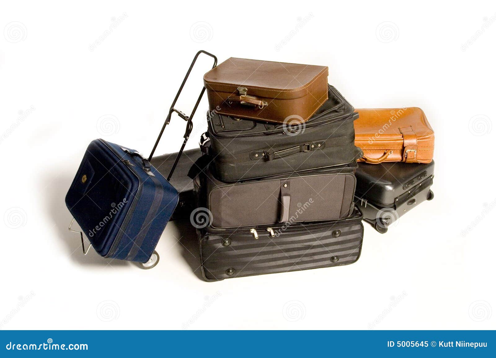 lots of travelling suitcases