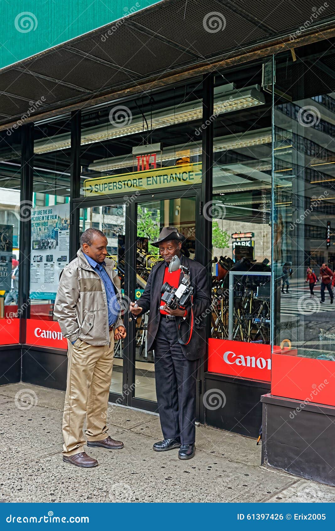 Louis Mendes In Front Of Canon Store In Manhattan Editorial Photo - Image of america, louis ...