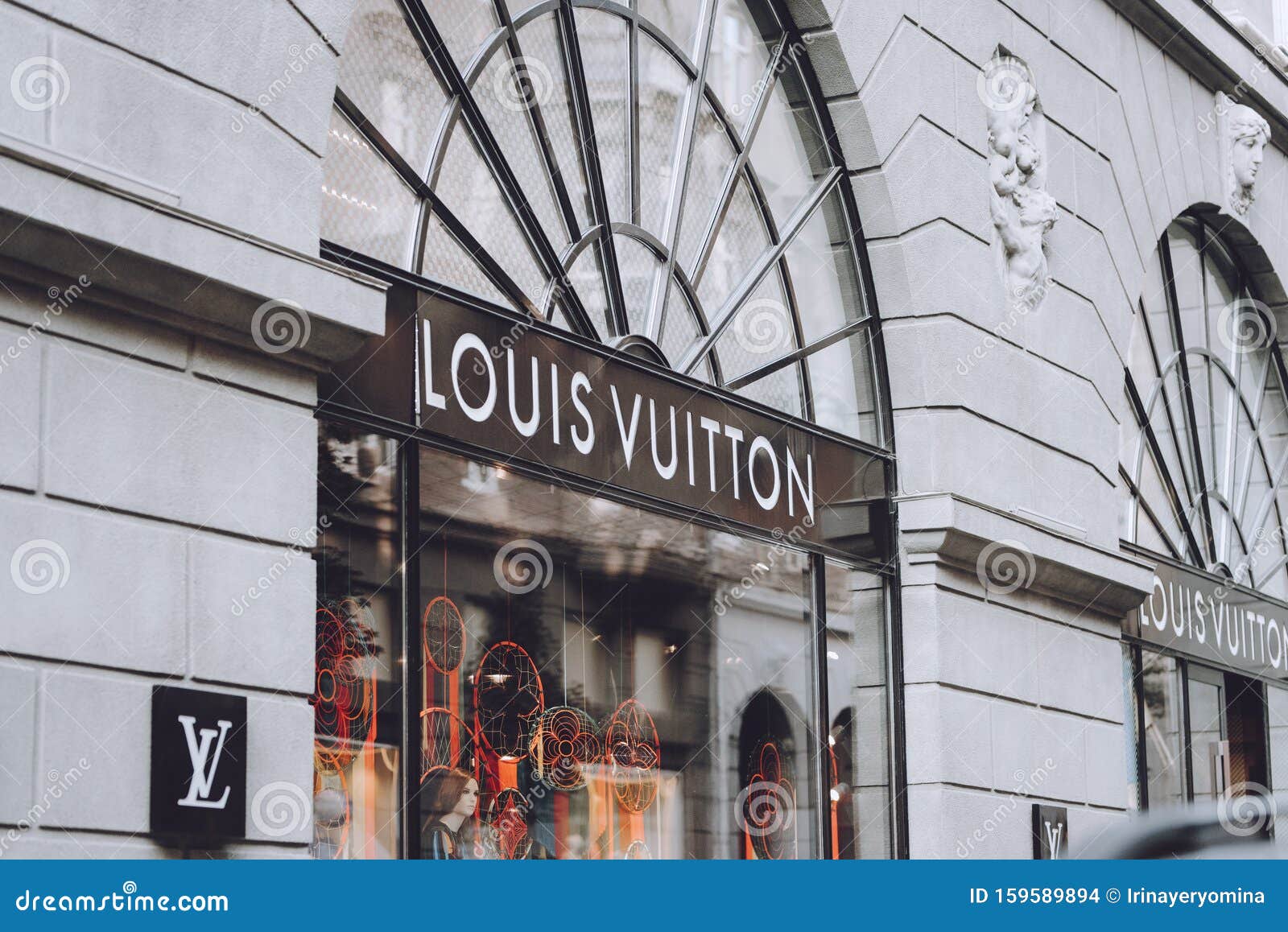 taal evenaar onstabiel Louis Vuitton Boutique. Signboard Logo Brend Sign of Gucci on Store, Shop,  Mall, Boutique Editorial Stock Image - Image of centre, interior: 159589894