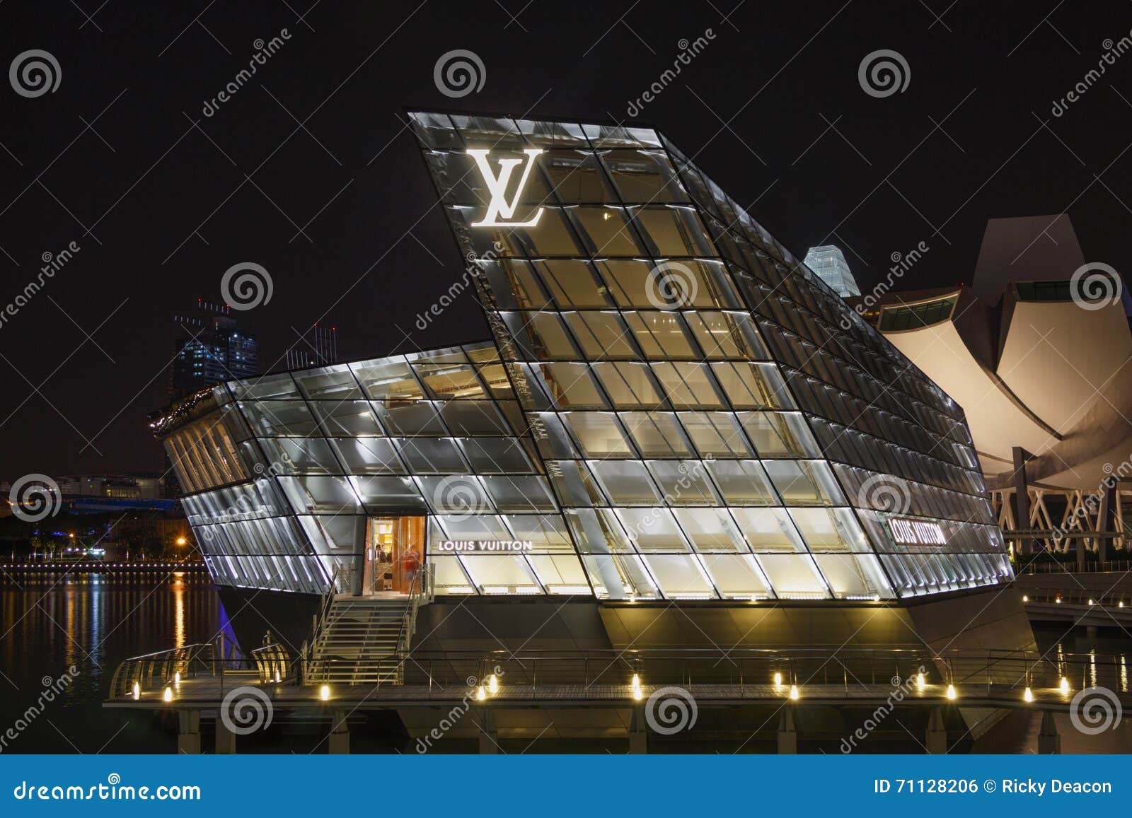 Louis Vuitton Boutique, Singapore Editorial Photo - Image of city, retail: 71128206