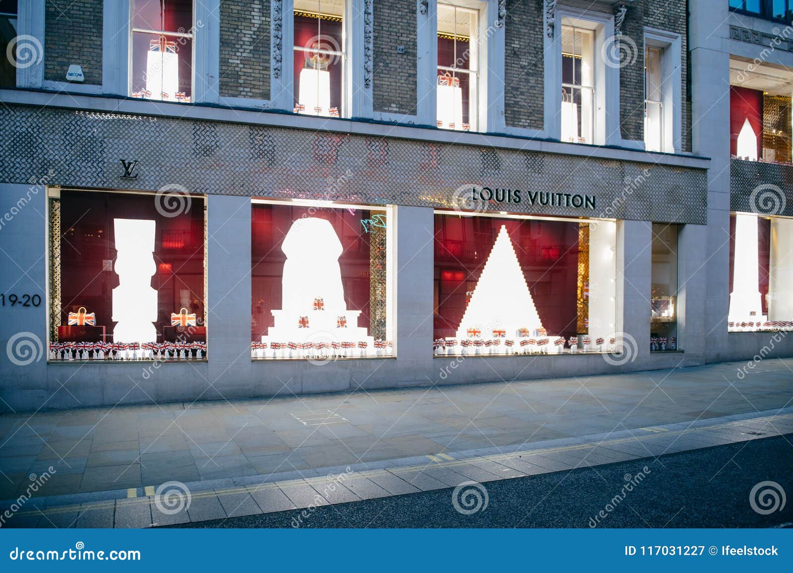 Louis Vuitton Celebrates the Royal Wedding Facade London Editorial  Photography - Image of decorating, dusk: 117031227