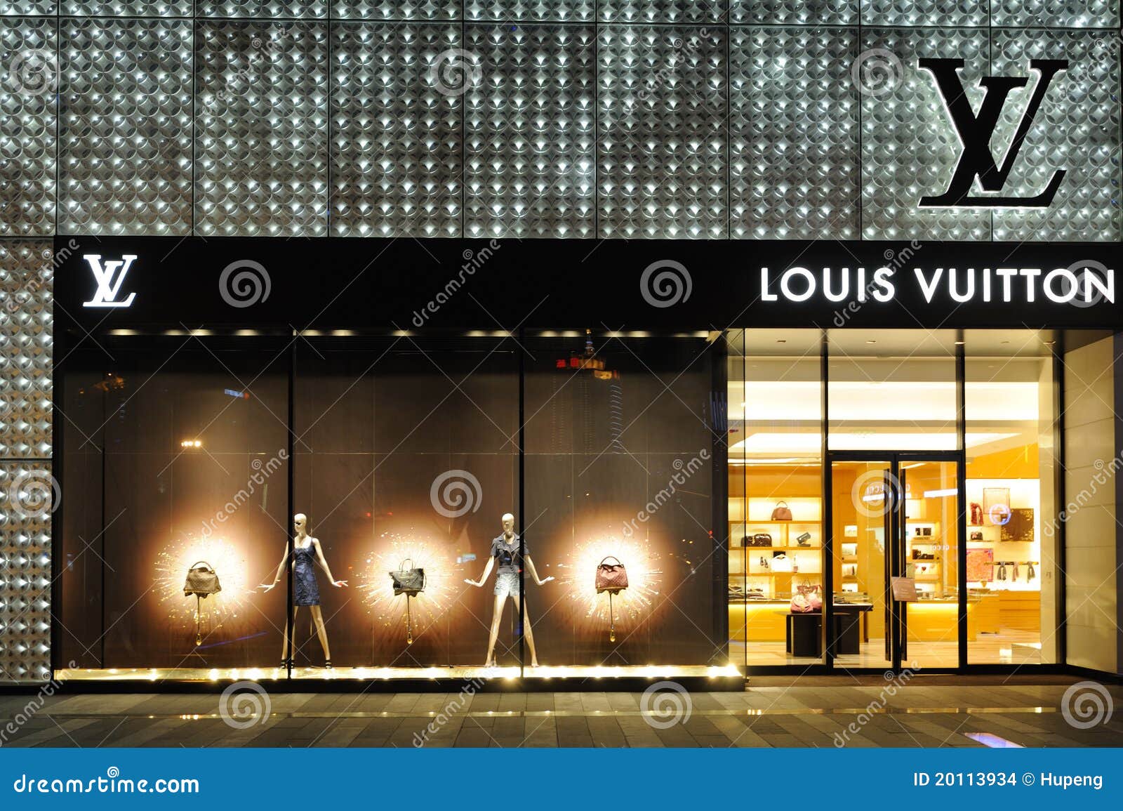 Louis Vuitton Fashion Boutique Editorial Stock Image - Image of fashion, billboard: 20113934