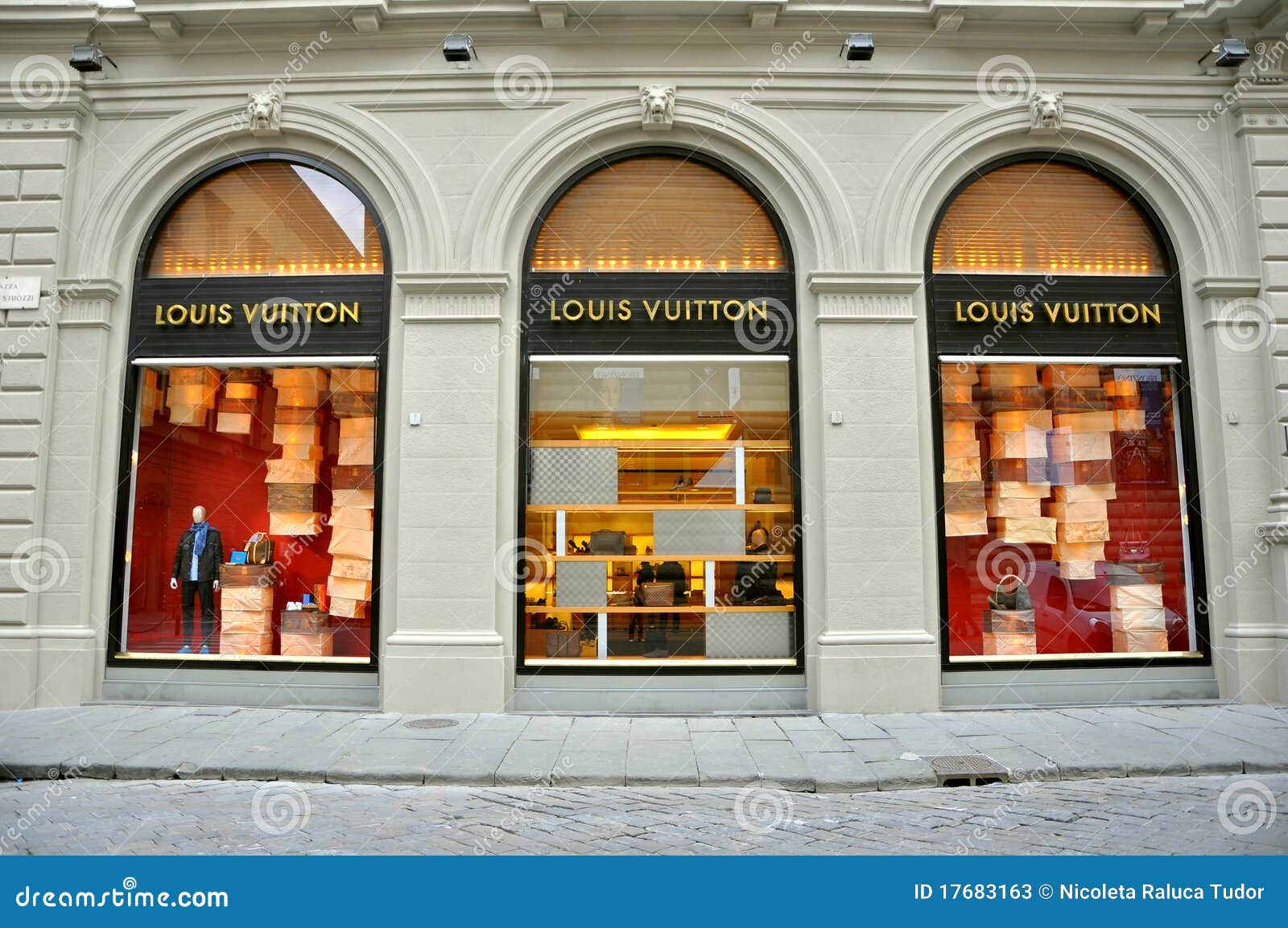 Louis Vuitton Fashion Boutique In Italy Editorial Stock Photo - Image: 17683163