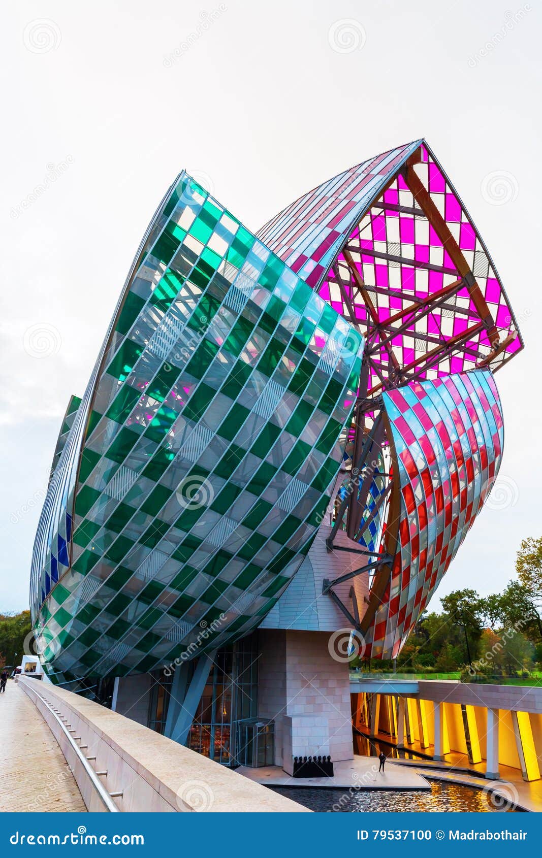 Louis Vuitton Foundation (Fondation Louis-Vuitton), Art Museum, Architect  Frank Gehry, Paris, France, Europe Stock Photo - Alamy